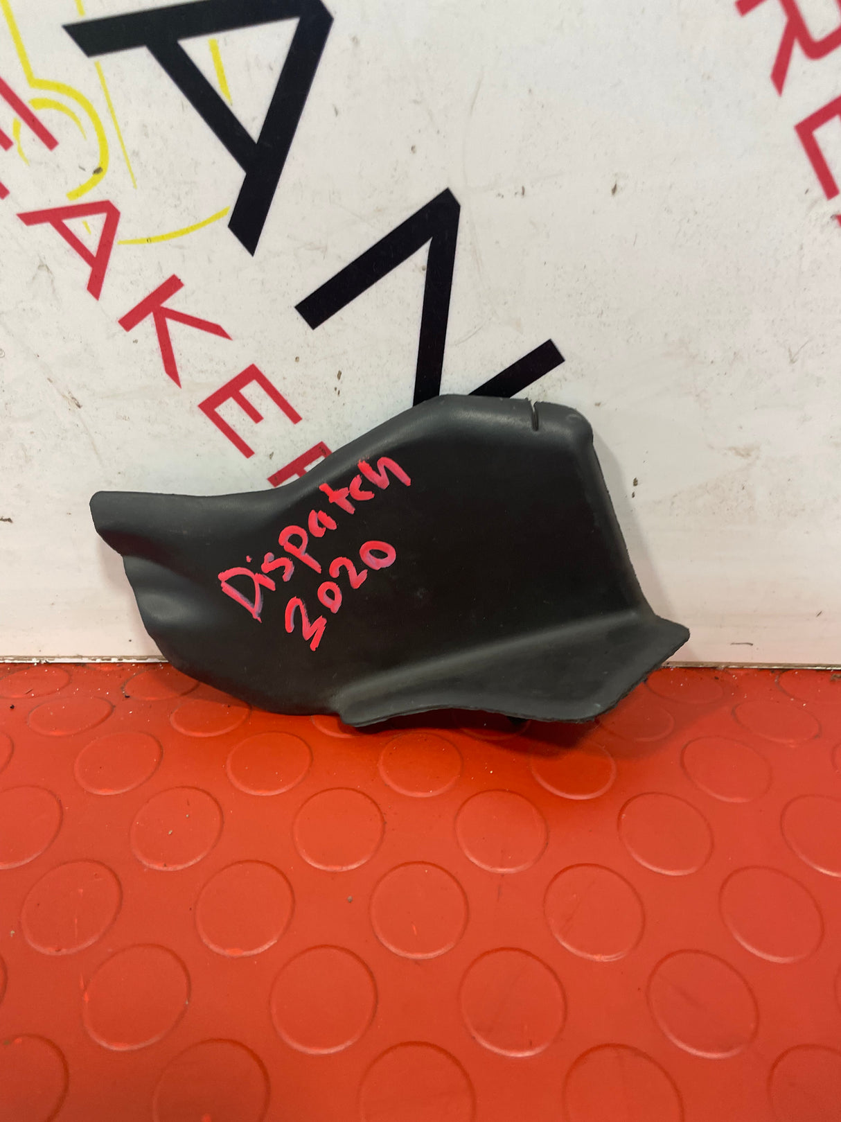 Citroen Dispatch/ Peugeot Expert/ Toyota Proace/ Vauxhall Vivaro(19) FRONT WIPER COWL TRIM 2016-2023 P/N 9811019877
