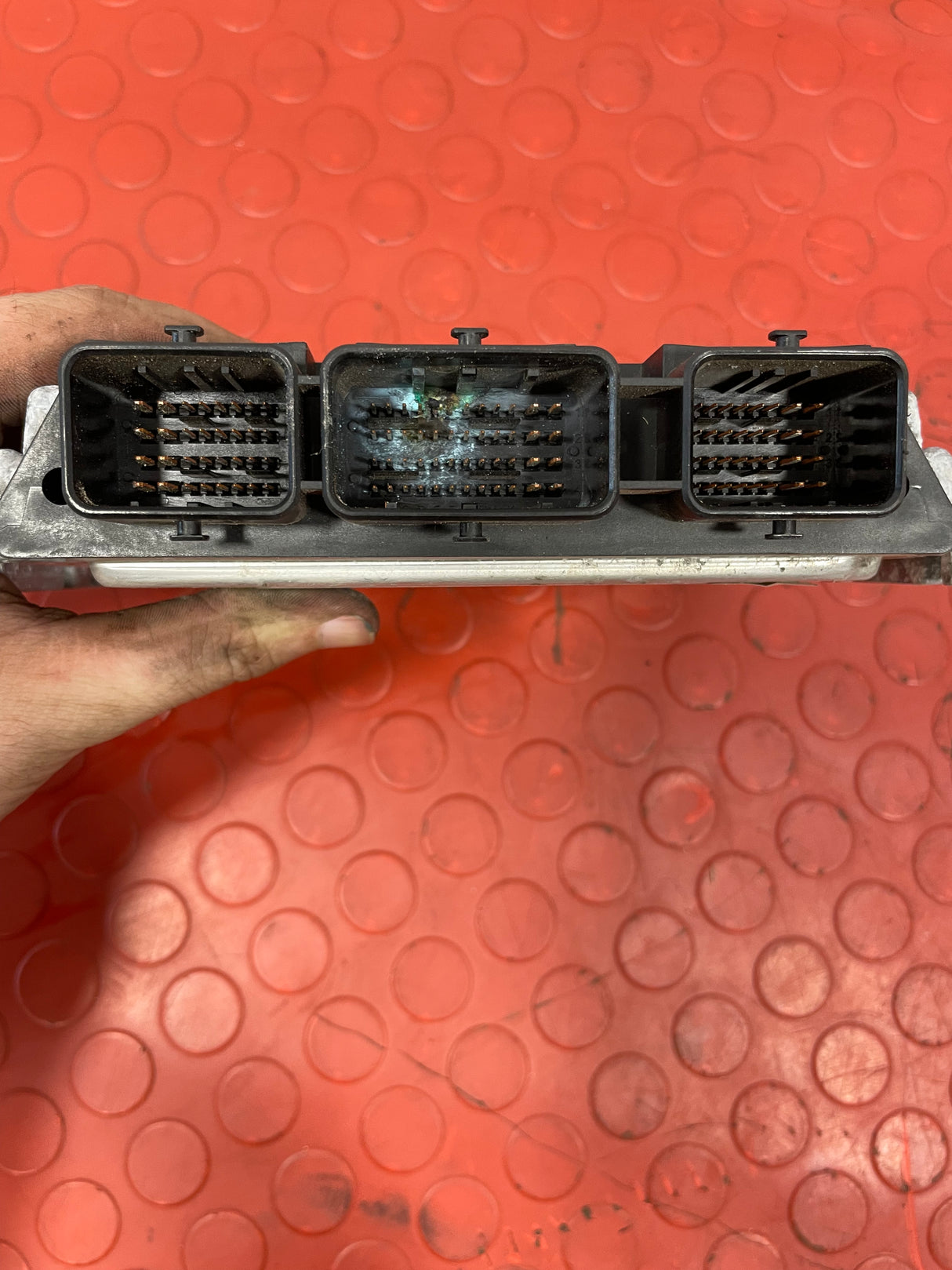 Citroen Peugeot ECU ENGINE CONTROLLER BOSCH 1.6L 2008 P/N 9653958980
