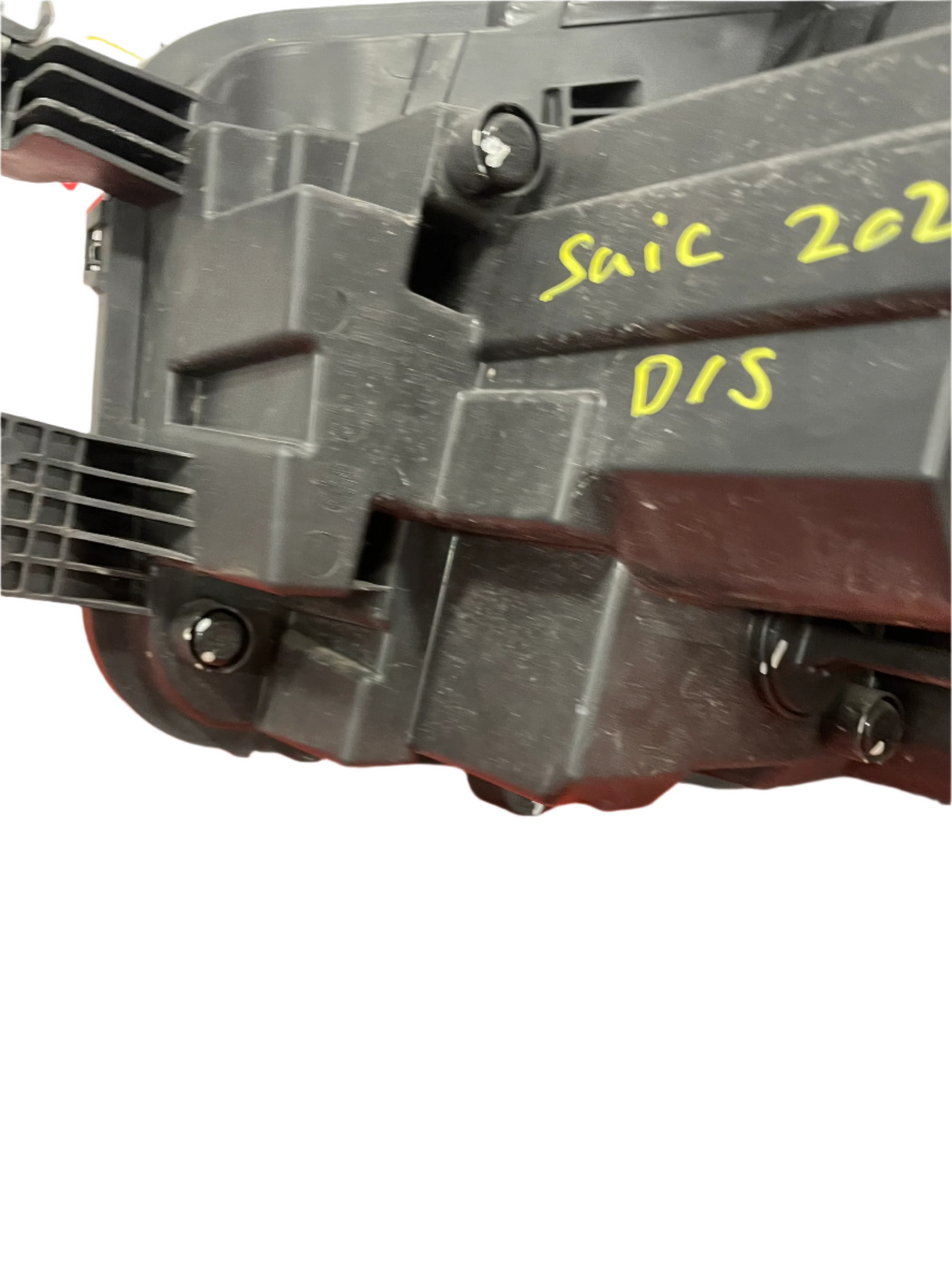 Maxus Deliver 9 2021 DRIVERSIDE HEADLIGHT (DAMAGED CLIPS) P/N C00076962