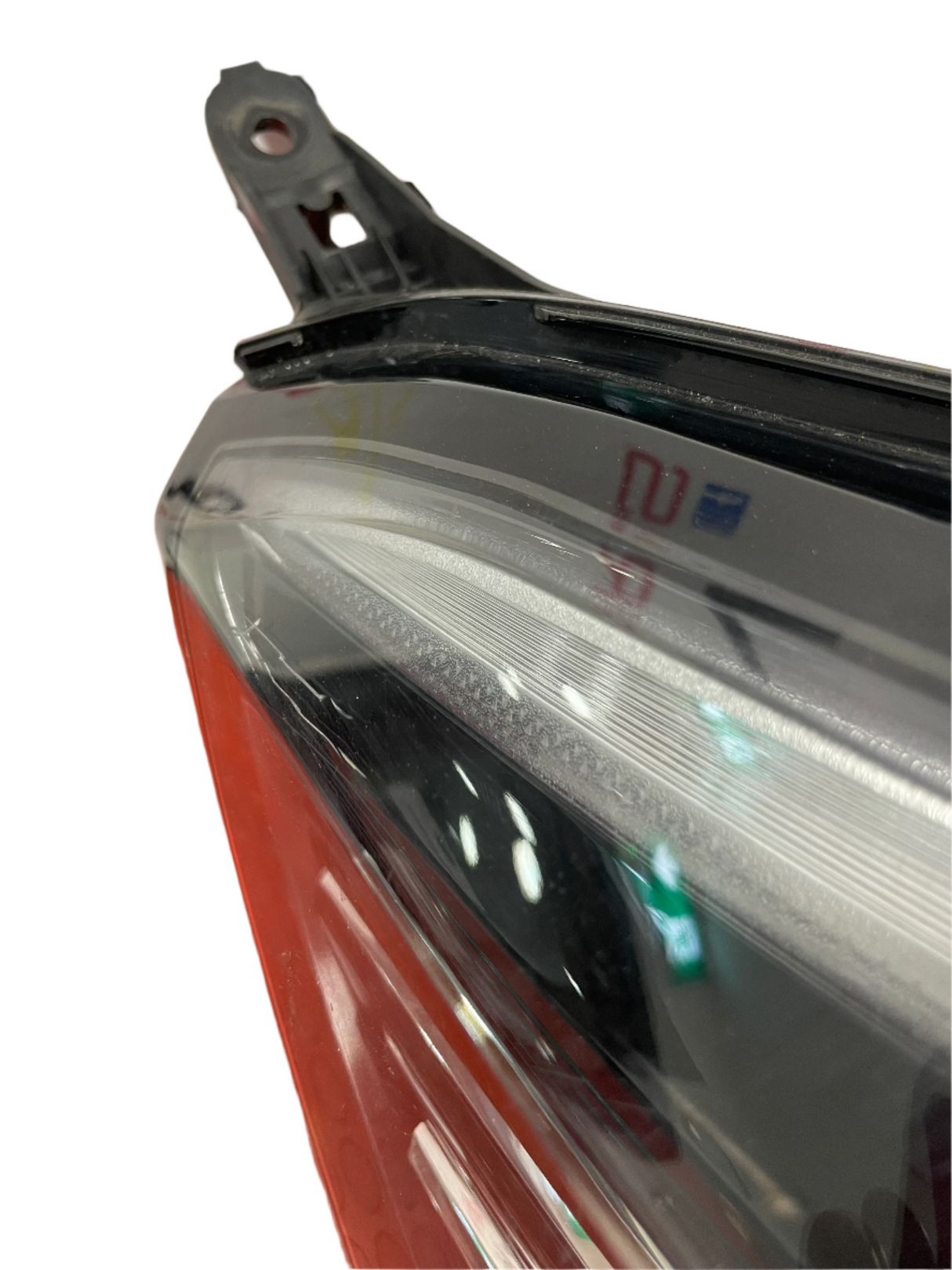Maxus Deliver 9 2021 DRIVERSIDE HEADLIGHT (DAMAGED CLIPS) P/N C00076962