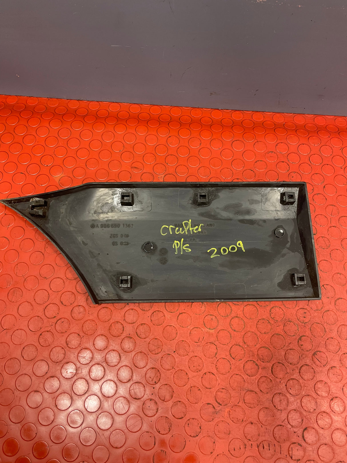 Volkswagen Crafter WHEEL ARCH TRIM MOULDING 2009 Rear Passenger's Side P/N A9066901362