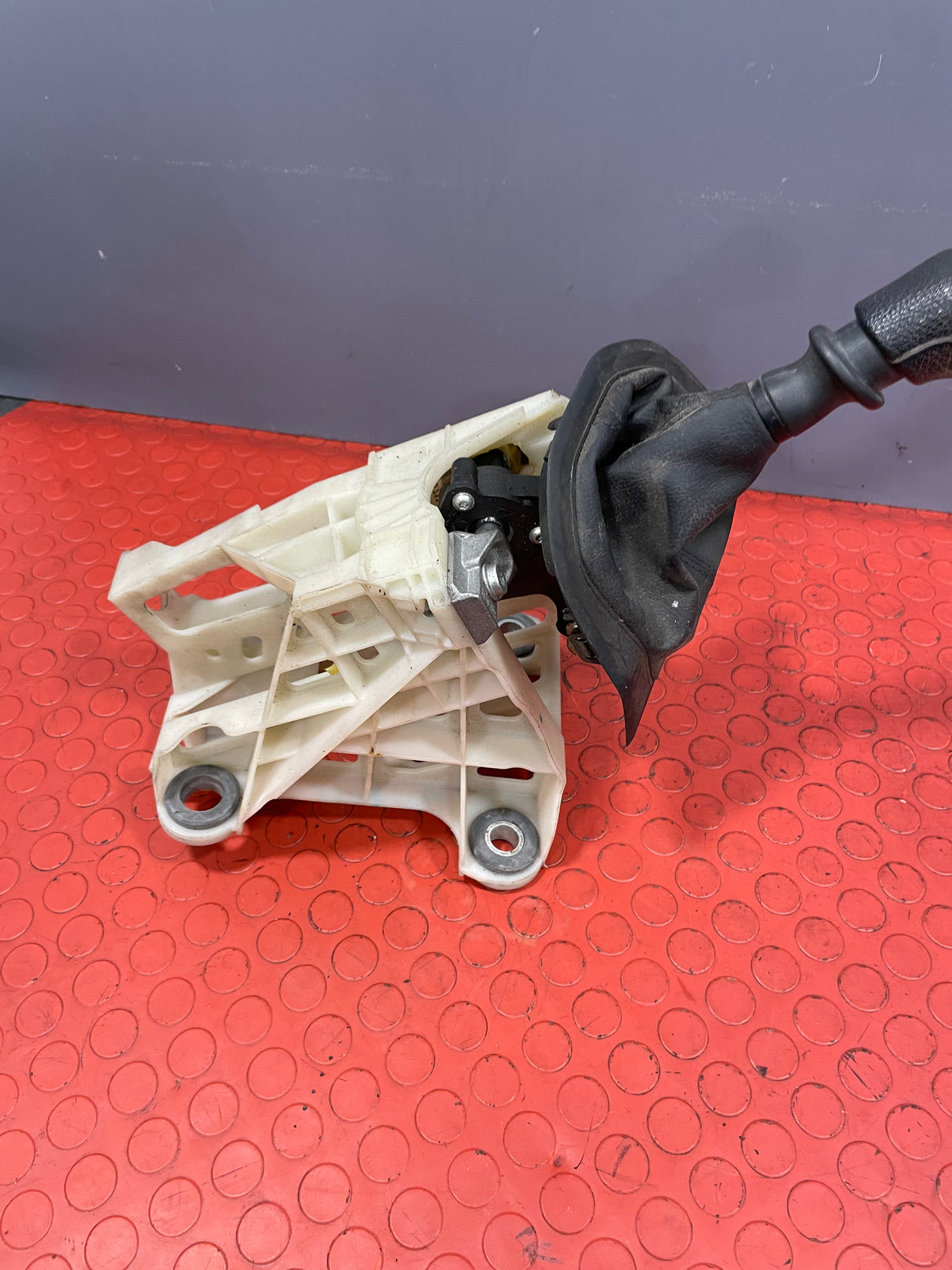 Volkswagen Transporter T6 GEAR SELECTOR 2019 P/N 7E0711025