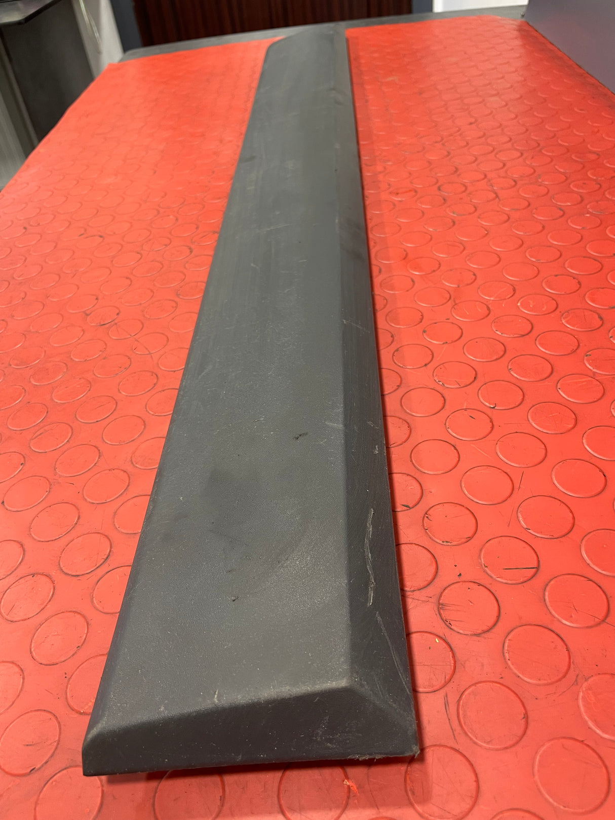 Ford Transit Custom DRIVERS SIDE SLIDING DOOR MOULDING TRIM 2013-2016 P/N BK2129076ABW - 1