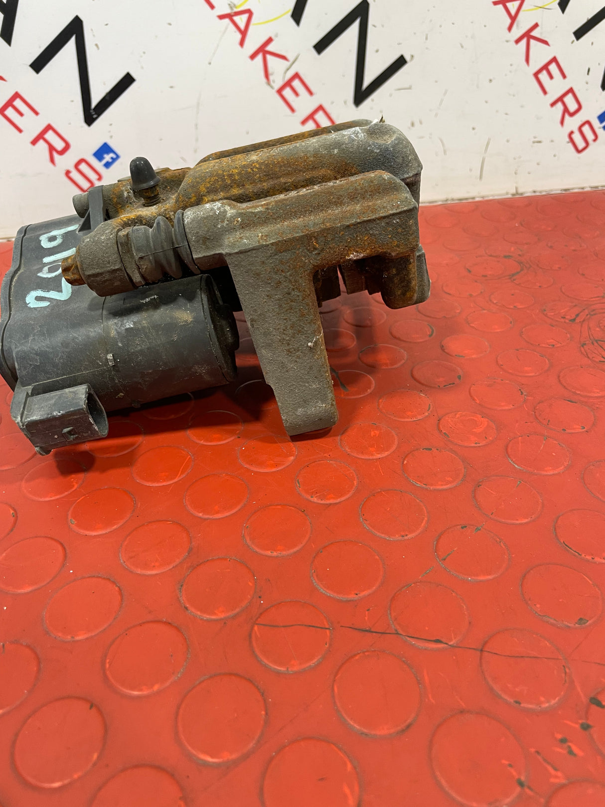 Peugeot Partner/Citroen Berlingo/Vauxhall Combo/Toyota Proace City LEFT REAR BRAKE CALIPER 2019-2024 P/N 9819059380