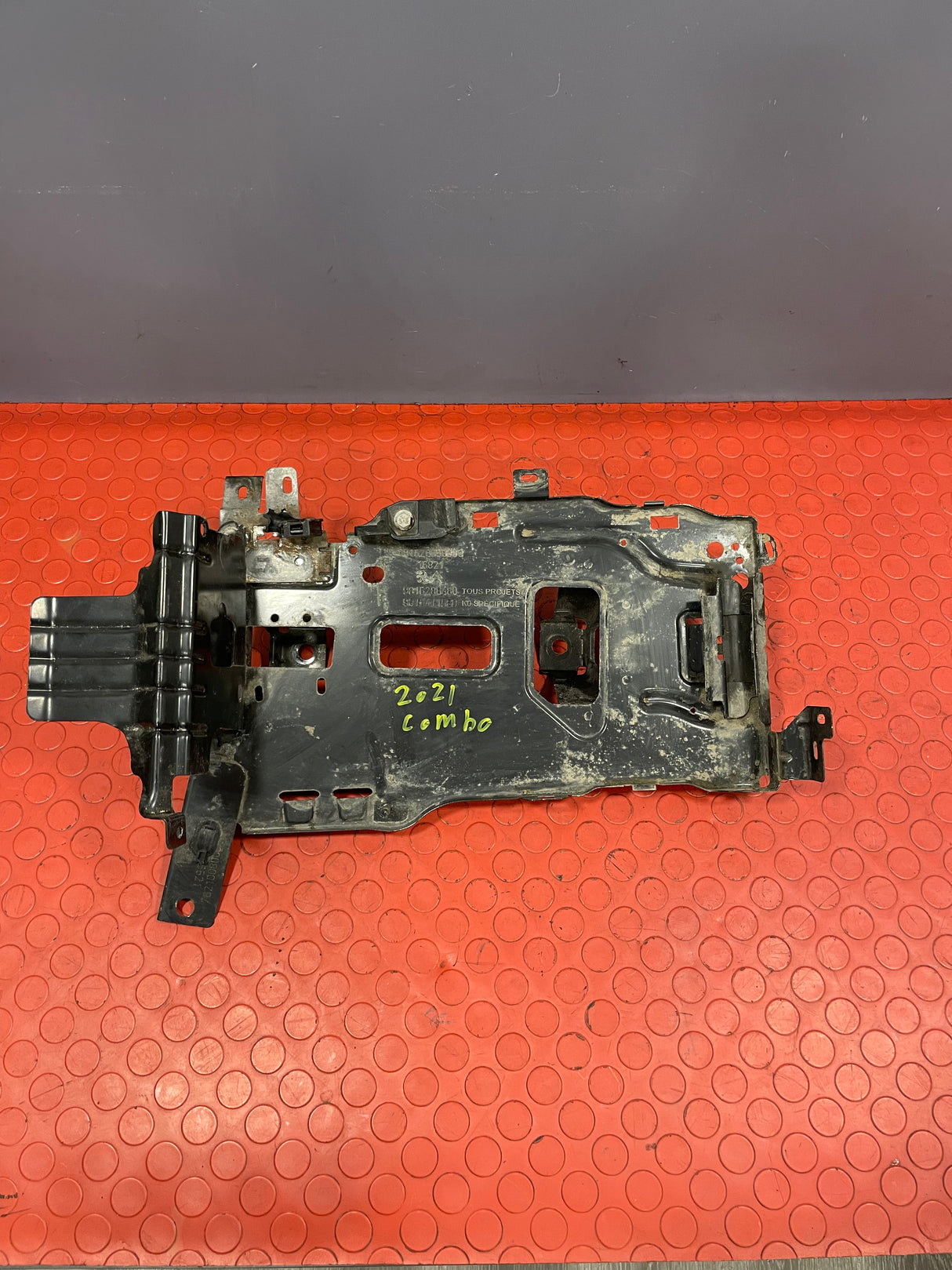 Citroen Berlingo/Peugeot Partner/Vauxhall Combo/Toyota Proace City BATTERY TRAY 2019-2024 P/N 981528858000 - 1