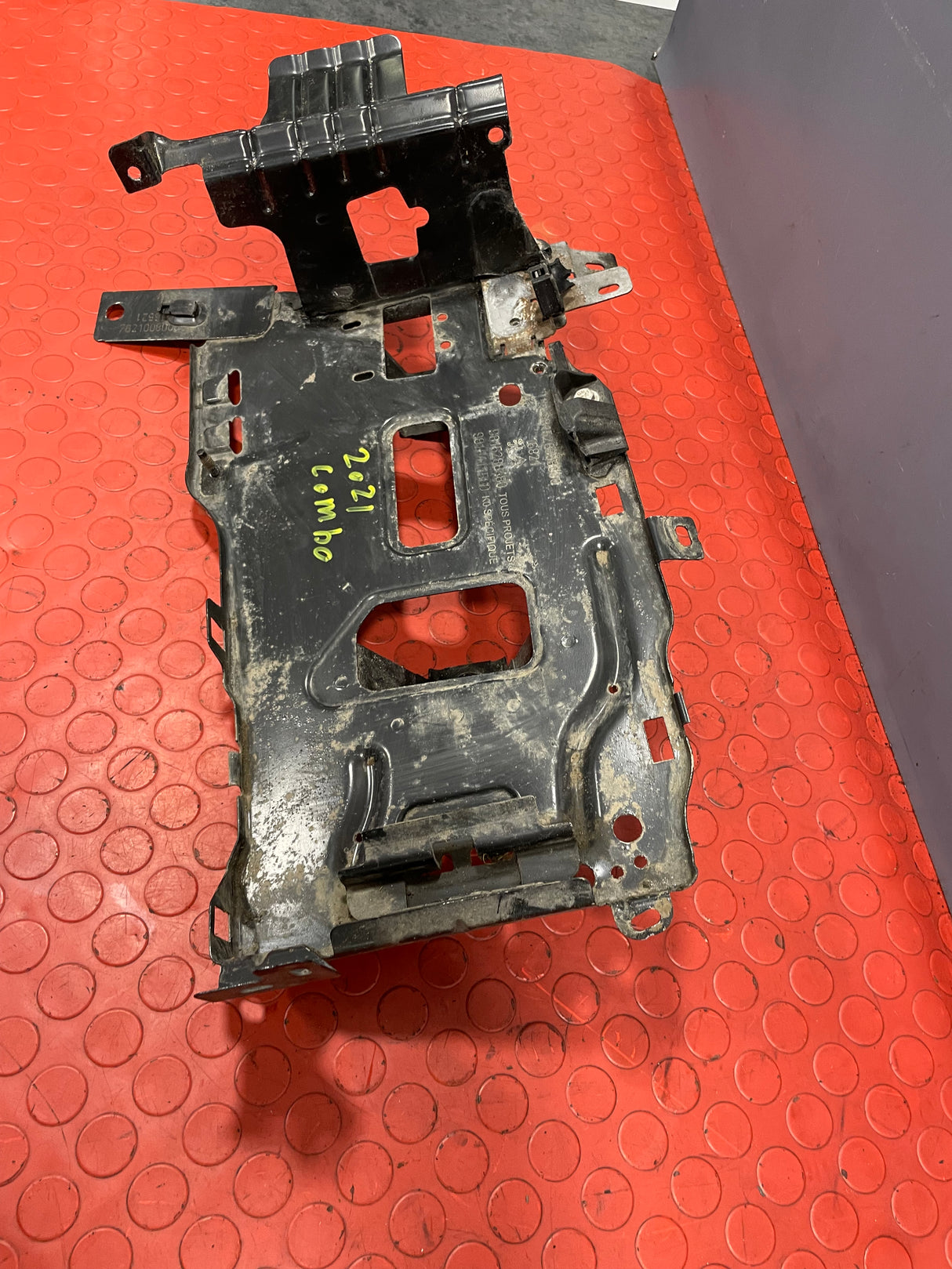Citroen Berlingo/Peugeot Partner/Vauxhall Combo/Toyota Proace City BATTERY TRAY 2019-2024 P/N 981528858000 - 1