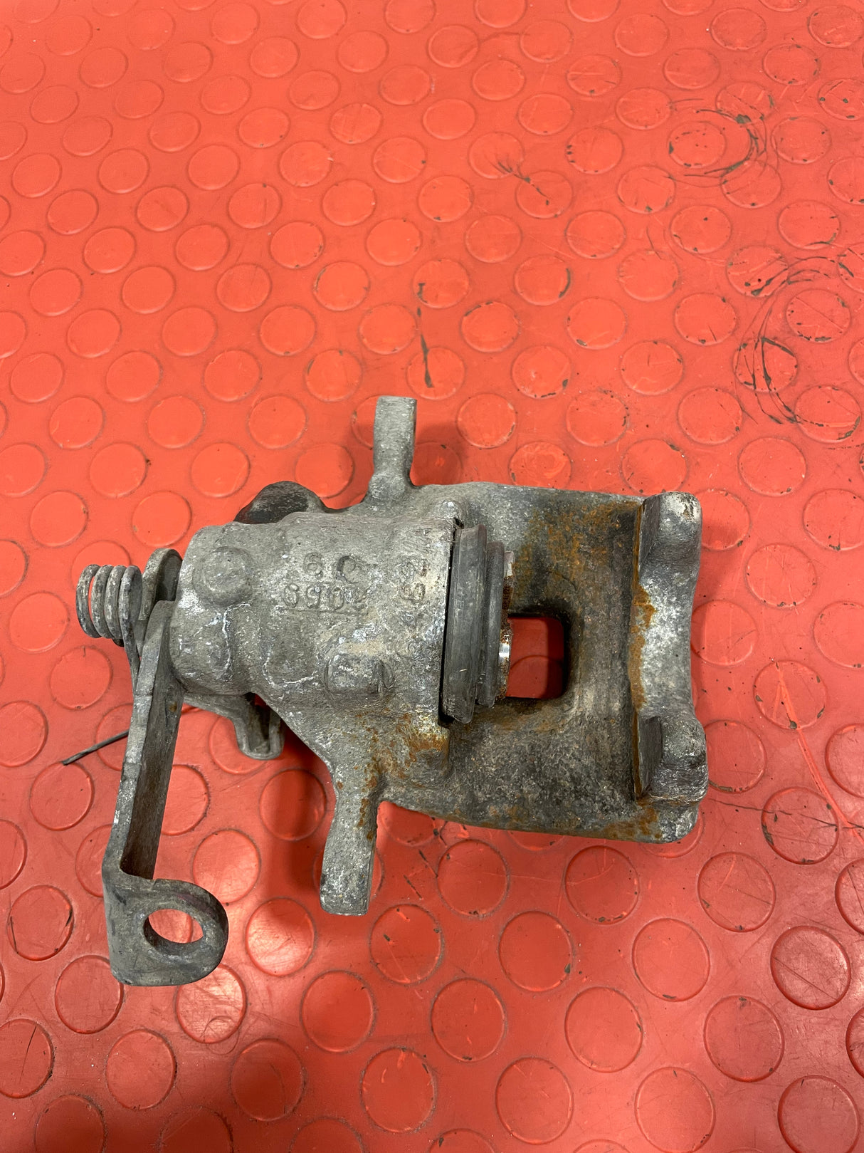 Citroen Dispatch/ Peugeot Expert/ Toyota Proace/ Vauxhall Vivaro(19) REAR LEFT BRAKE CALIPER P/N 9805341780