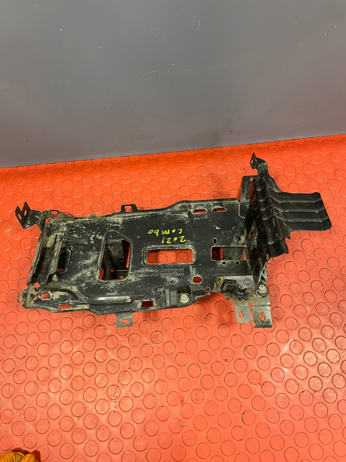 Citroen Berlingo/Peugeot Partner/Vauxhall Combo/Toyota Proace City BATTERY TRAY 2019-2024 P/N 981528858000 - 1