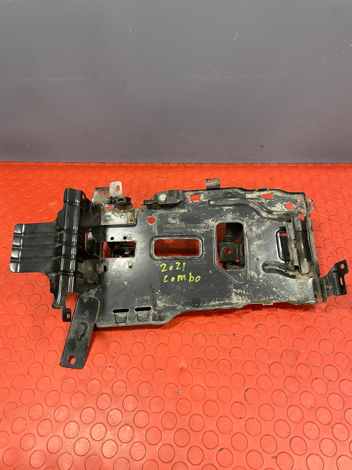 Citroen Berlingo/Peugeot Partner/Vauxhall Combo/Toyota Proace City BATTERY TRAY 2019-2024 P/N 981528858000 - 1