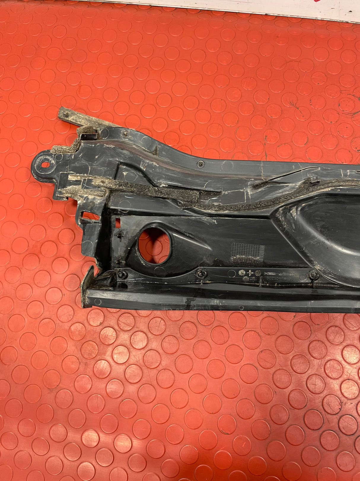 Toyota Hilux WIPER MOLDING SCUTTLE PANEL P/N 557810K250