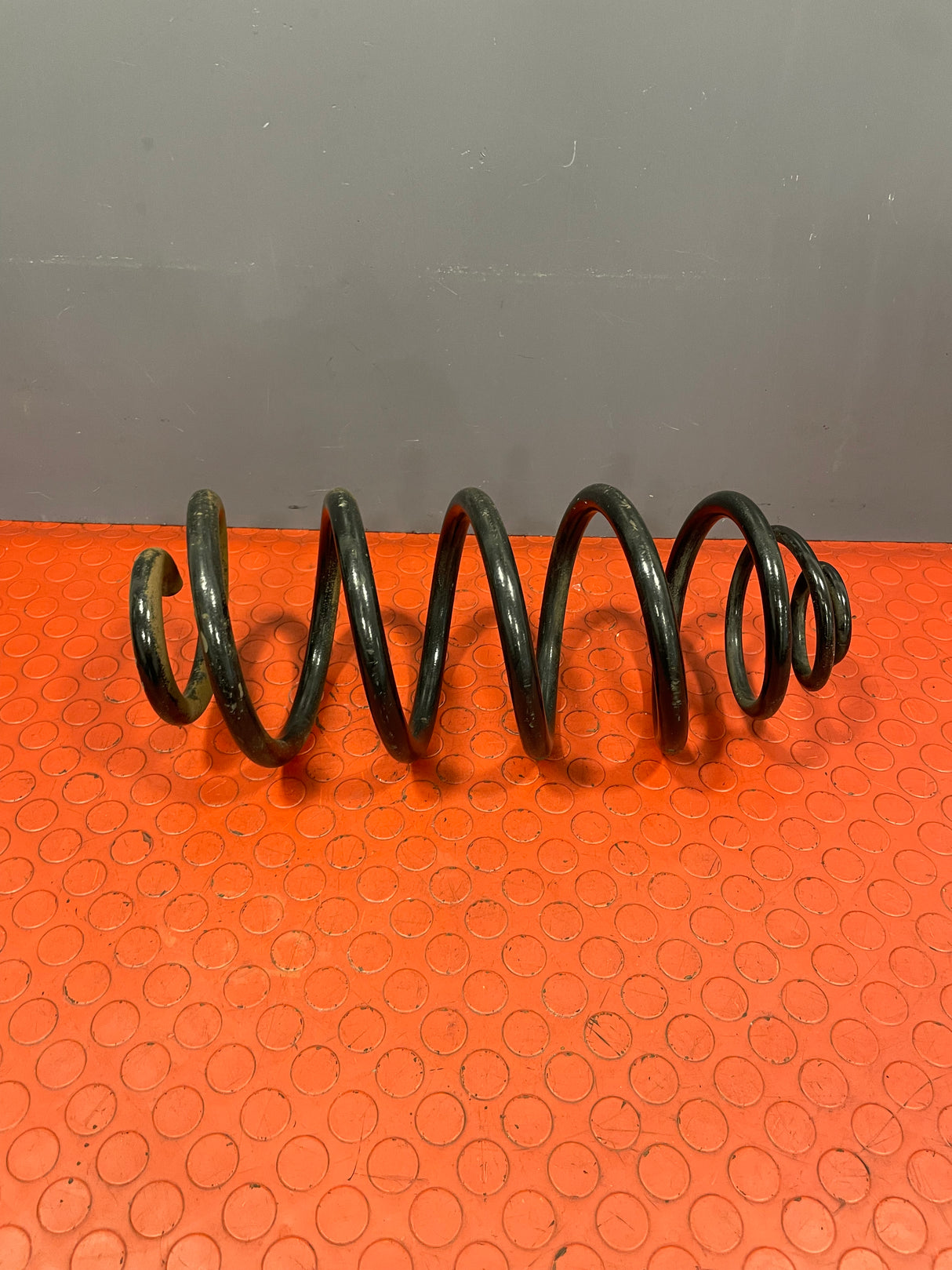 Citroen Dispatch/Vauxhall Vivaro/Peugeot Expert/Toyota Proace/Fiat Scudo REAR SUSPENSION SPRING 2016-2024 Ref.: 51687425