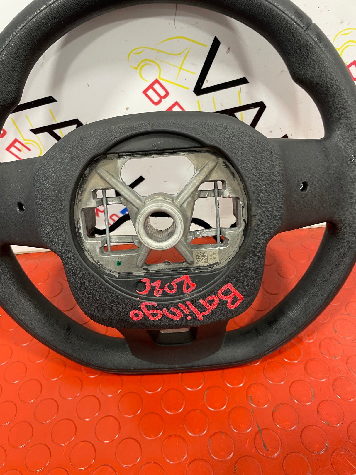 Peugeot Partner/Citroen Berlingo/Vauxhall Combo/Toyota Proace City STEERING WHEEL 2019-2024 P/N 98210209ZD