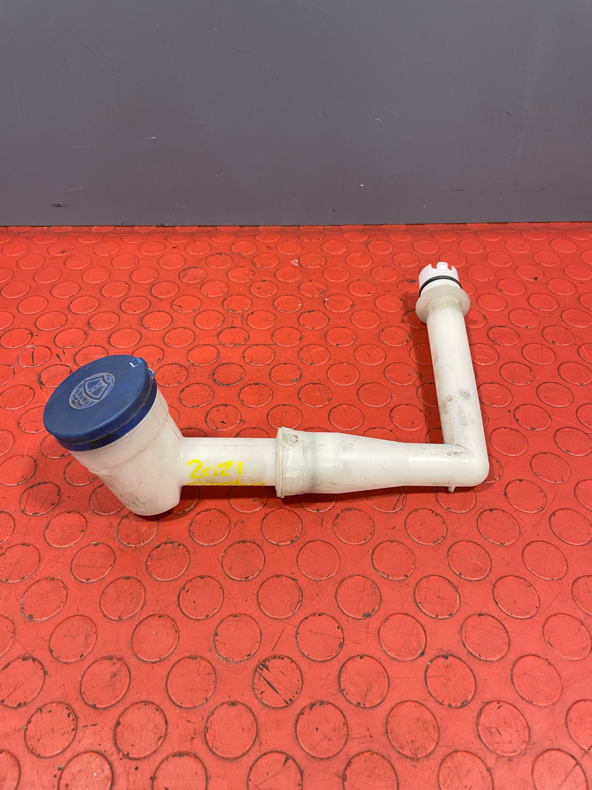 Citroen Berlingo/Peugeot Partner/Vauxhall Combo/Toyota Proace City WINDSCREEN WASHER FILLER PIPE w/ CAP 2019-2024 P/N 9816645880