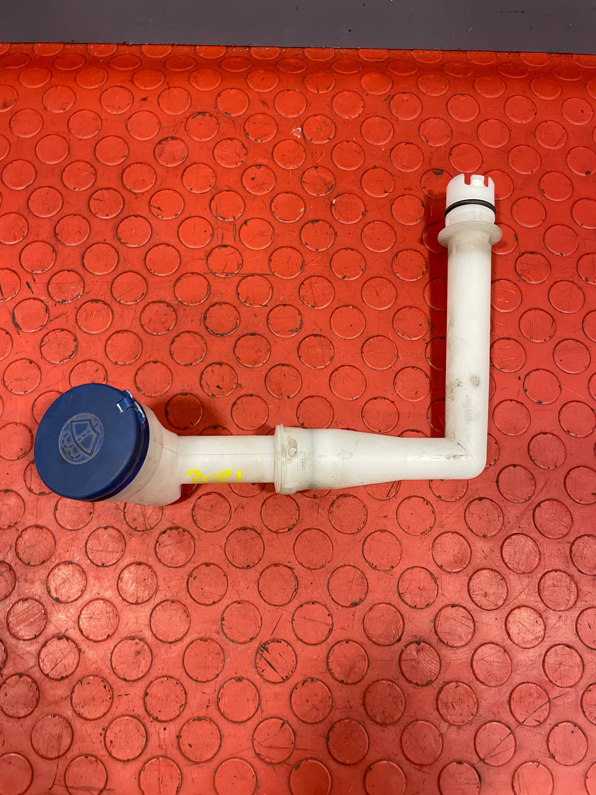 Citroen Berlingo/Peugeot Partner/Vauxhall Combo/Toyota Proace City WINDSCREEN WASHER FILLER PIPE w/ CAP 2019-2024 P/N 9816645880