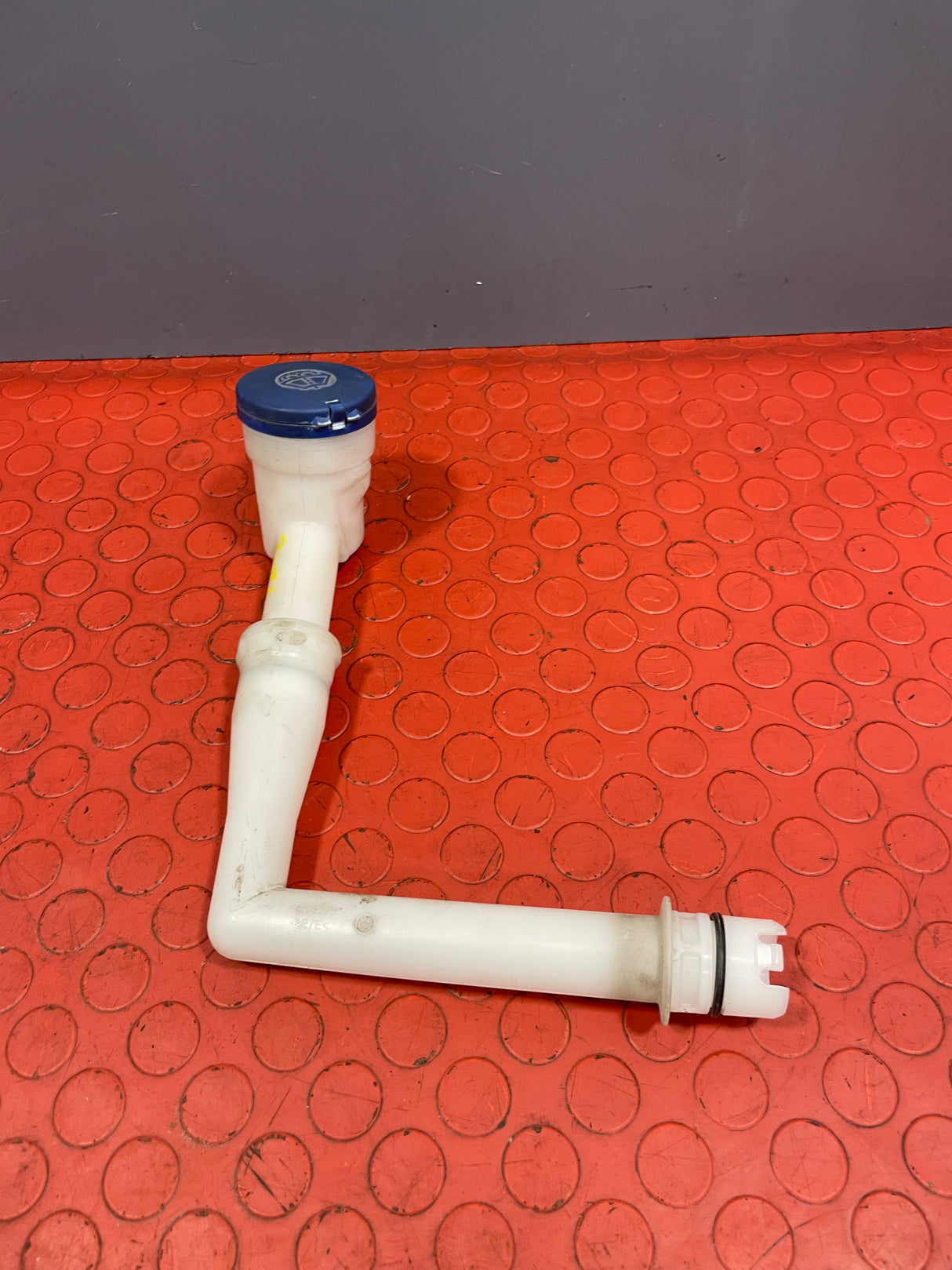 Citroen Berlingo/Peugeot Partner/Vauxhall Combo/Toyota Proace City WINDSCREEN WASHER FILLER PIPE w/ CAP 2019-2024 P/N 9816645880