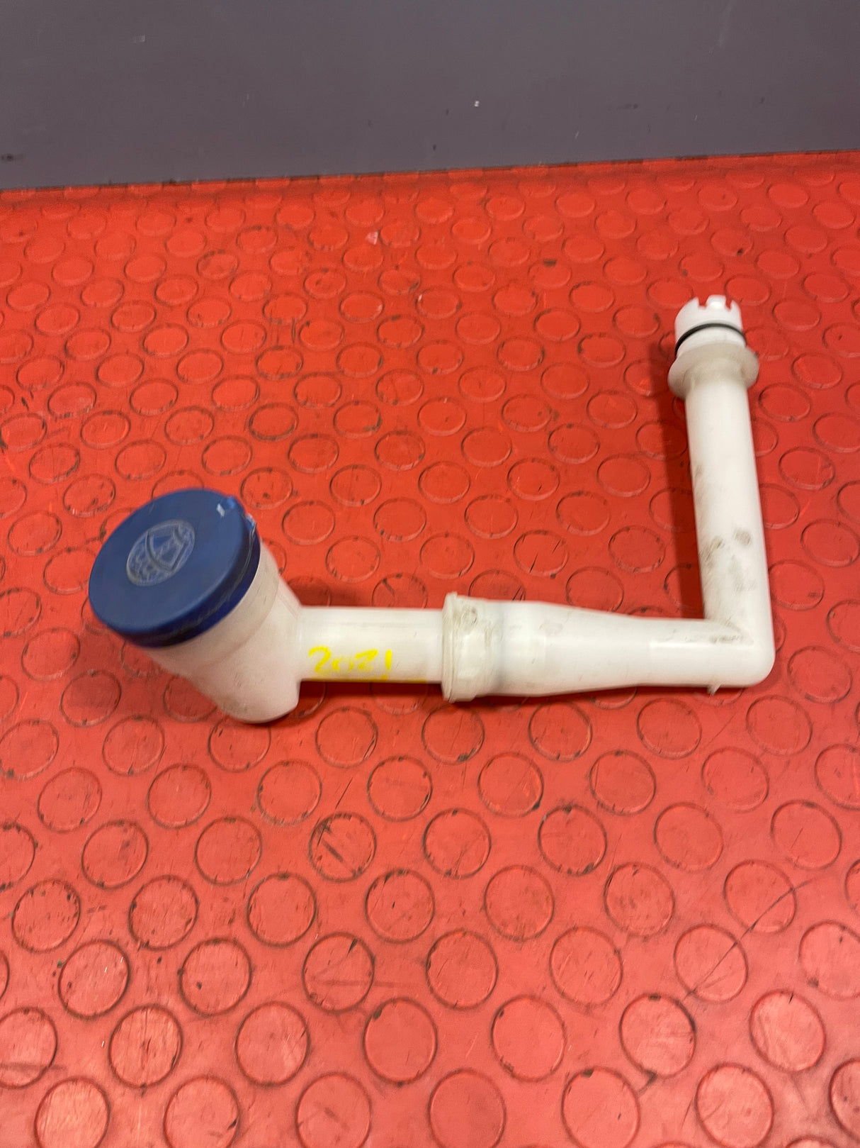 Citroen Berlingo/Peugeot Partner/Vauxhall Combo/Toyota Proace City WINDSCREEN WASHER FILLER PIPE w/ CAP 2019-2024 P/N 9816645880