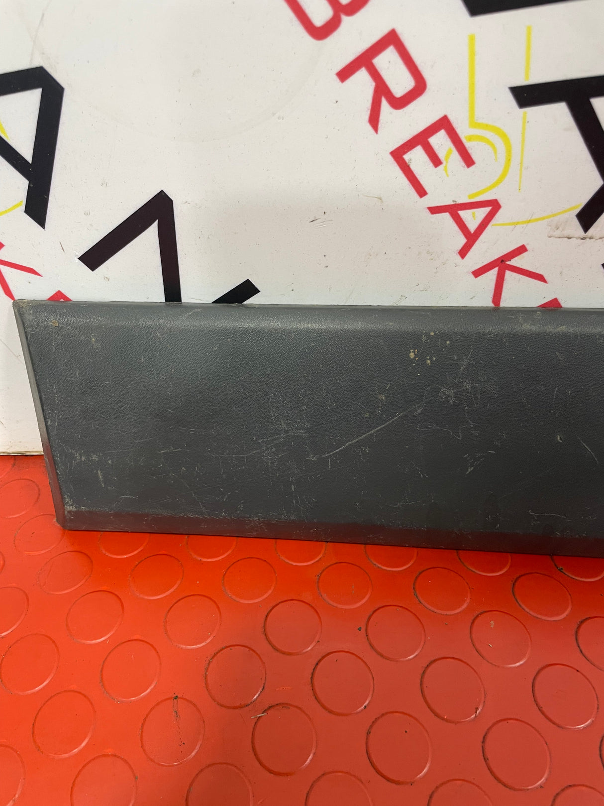 Ford Transit Custom DRIVERS SIDE SLIDING DOOR MOULD (SCRATCHED) 2014-2019 P/N BK2129076ABW