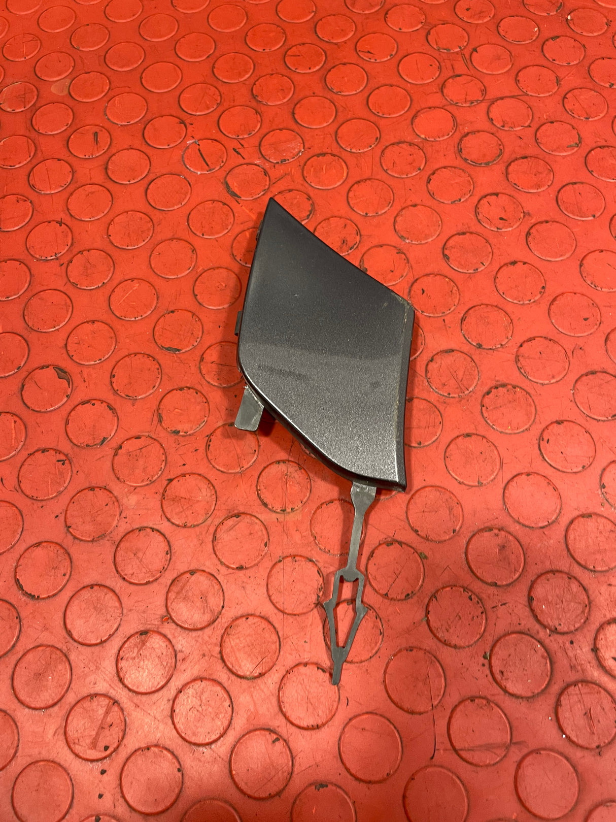 Citroen Berlingo/Peugeot Partner/Vauxhall Combo BUMPER TOW HOOK COVER P/N 9816788077