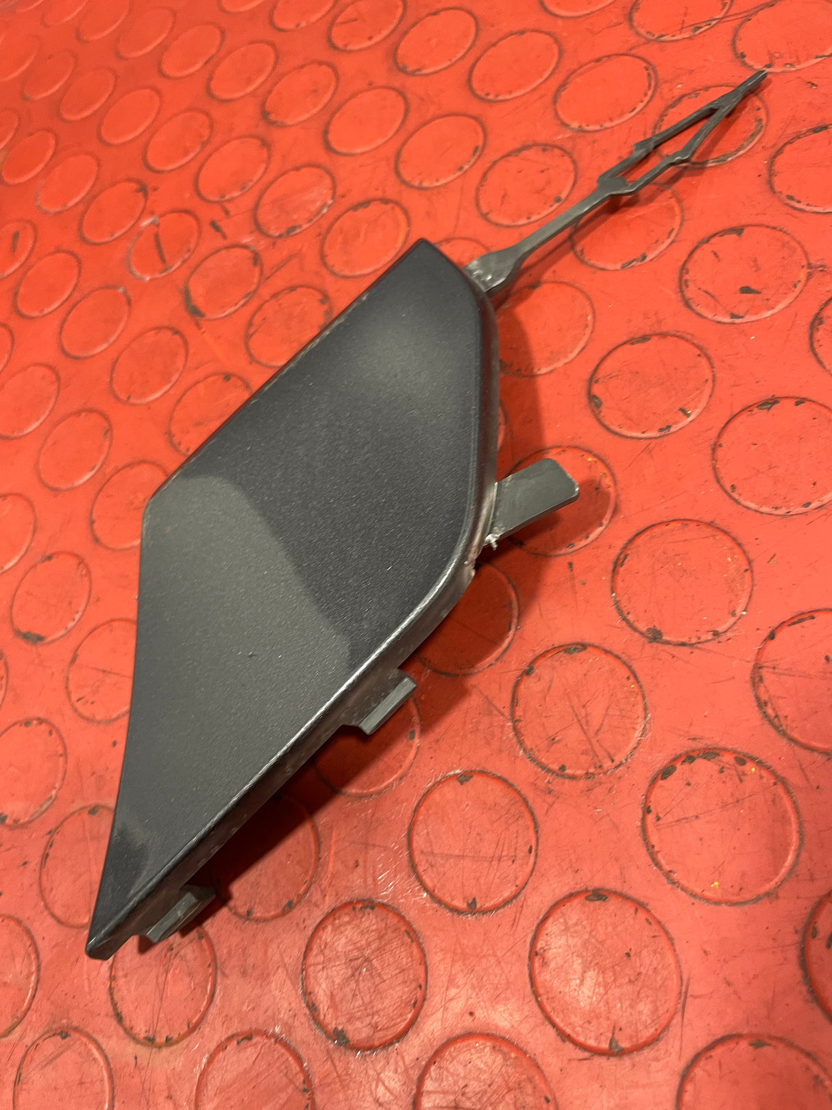 Citroen Berlingo/Peugeot Partner/Vauxhall Combo BUMPER TOW HOOK COVER P/N 9816788077