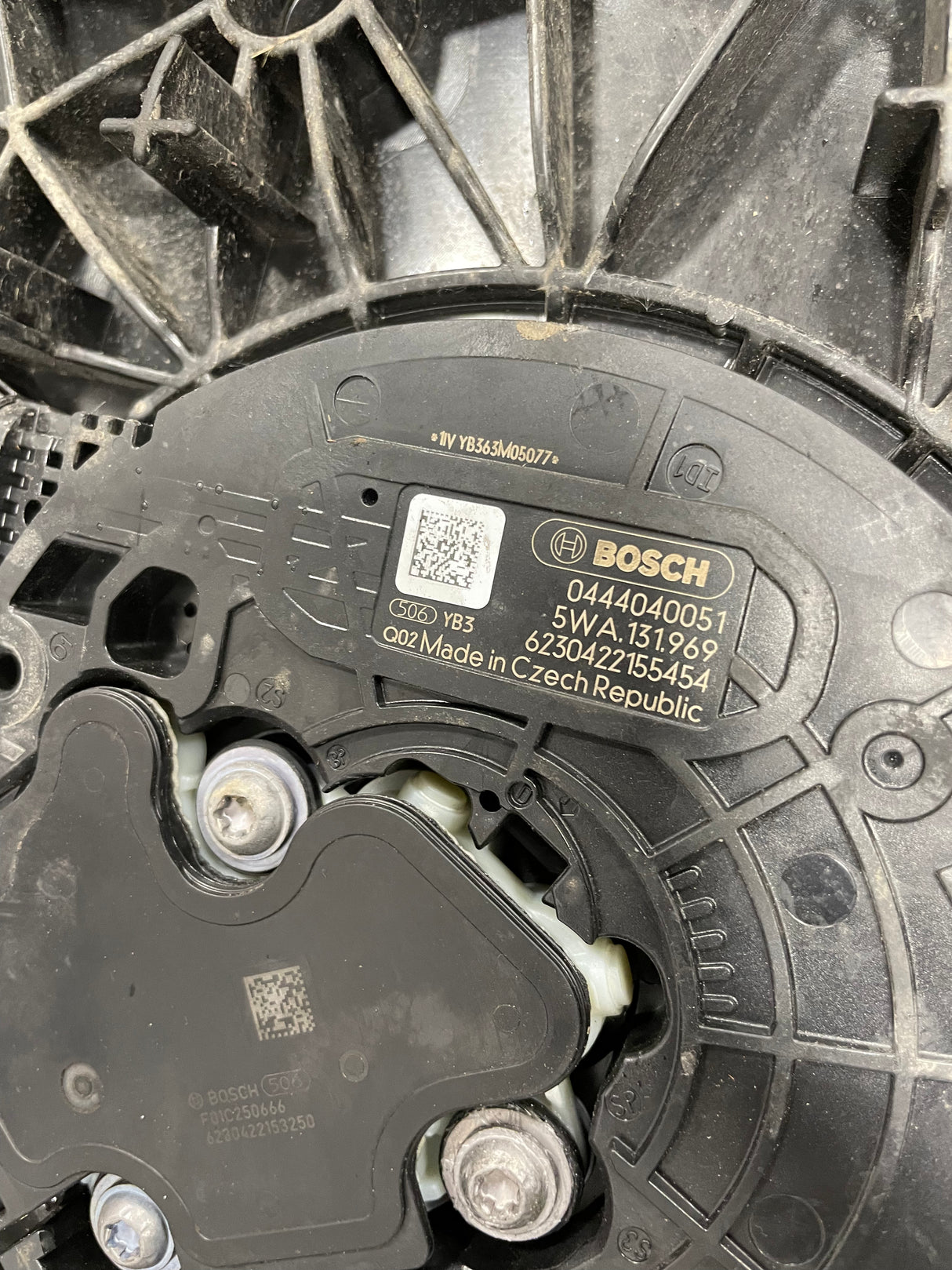 Volkswagen Transporter ADBLUE TANK w/ PUMP 2.0 2024 P/N 7LA131877E R/N 5WA131969 / 7LA971819A / 7LA131531