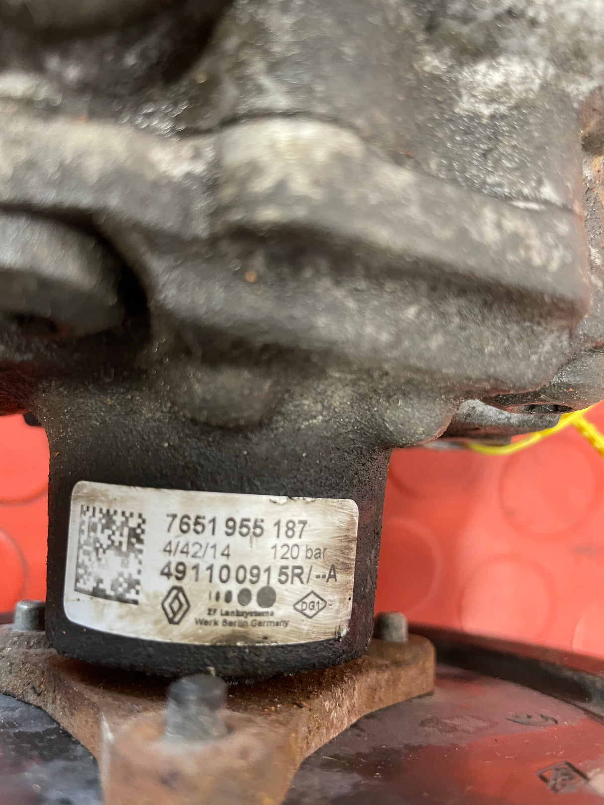 Renault Master POWER STEERING PUMP WITH HOSE AND POWER STEERING FLUID TANK 2.3 2015 P/N 7651955187
