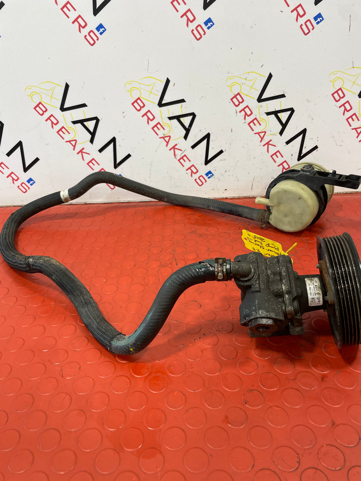 Renault Master POWER STEERING PUMP WITH HOSE AND POWER STEERING FLUID TANK 2.3 2015 P/N 7651955187