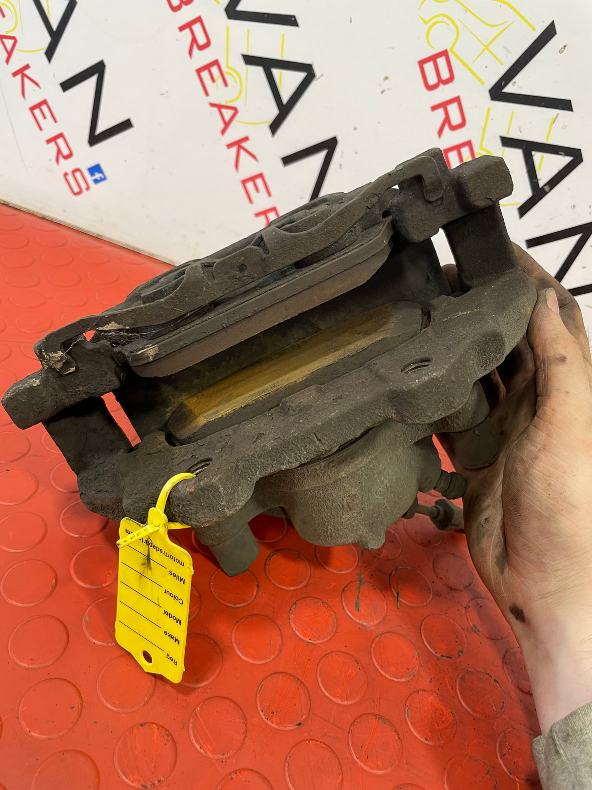 Ford Transit Connect FRONT LEFT BRAKE CALIPER 2014 P/N BV612B302