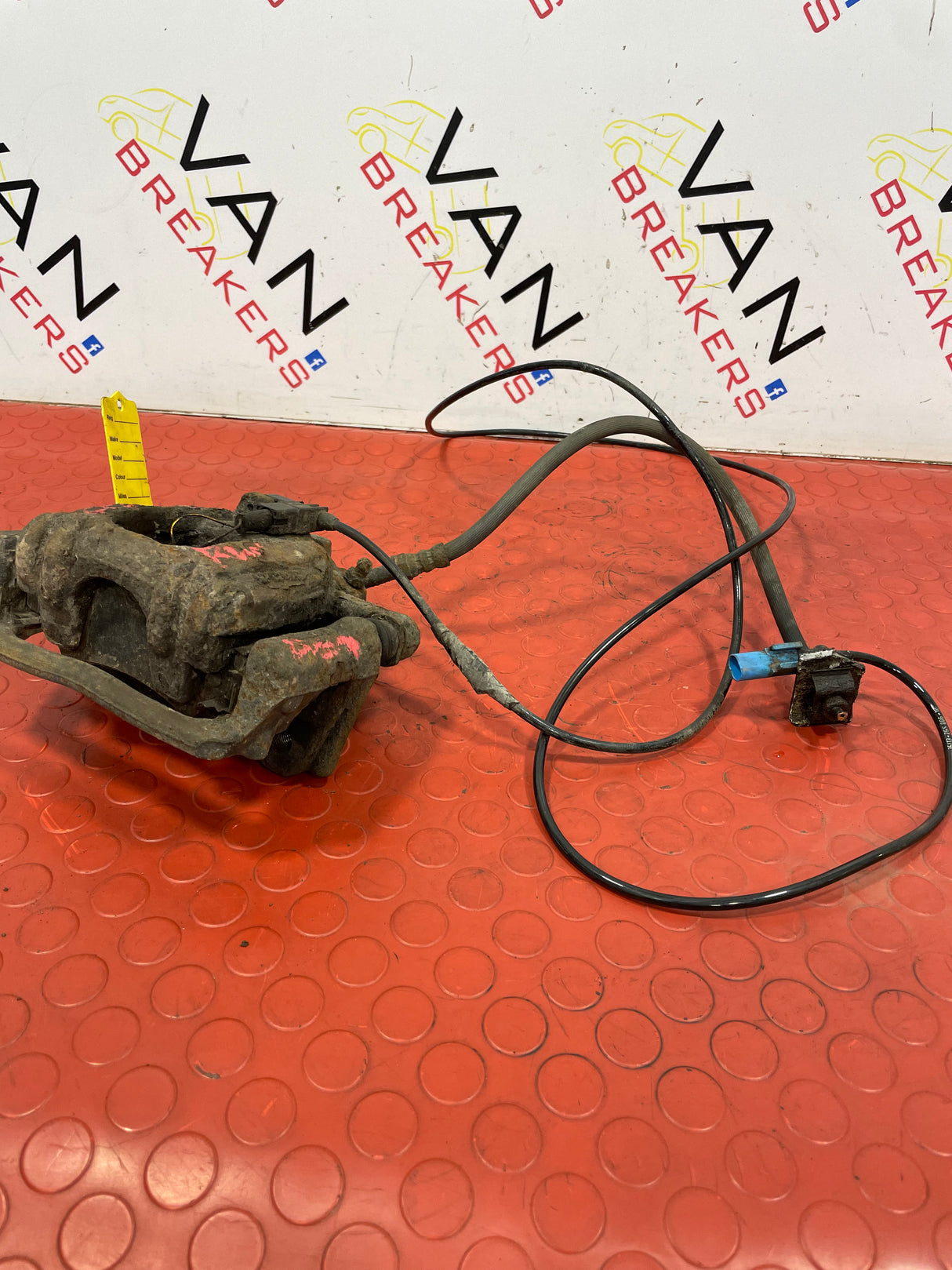 Volkswagen Crafter REAR RIGHT BRAKE CALIPER RWD 2014 P/N 2E0615424