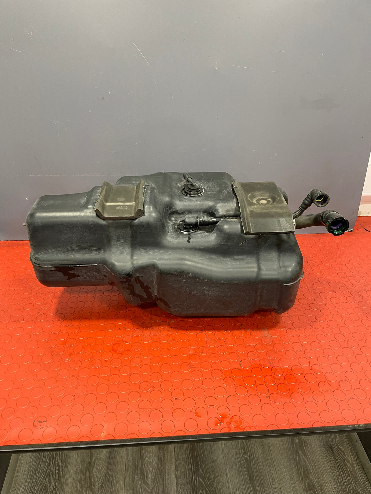 Saic Maxus Deliver 9 ADBLUE TANK WITH PUMP (4 Pin and 5 Pin plug) 2.0 TD 2021 P/N C00079649 / C00088301