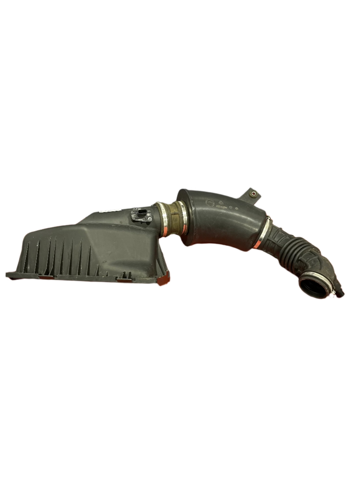 Saic Maxus Deliver 9 AIR INTAKE W/ TOP AIRBOX COVER & MAF SENSOR (4 Pin) 2.0 TD 2021-2024 P/N A2C99628200