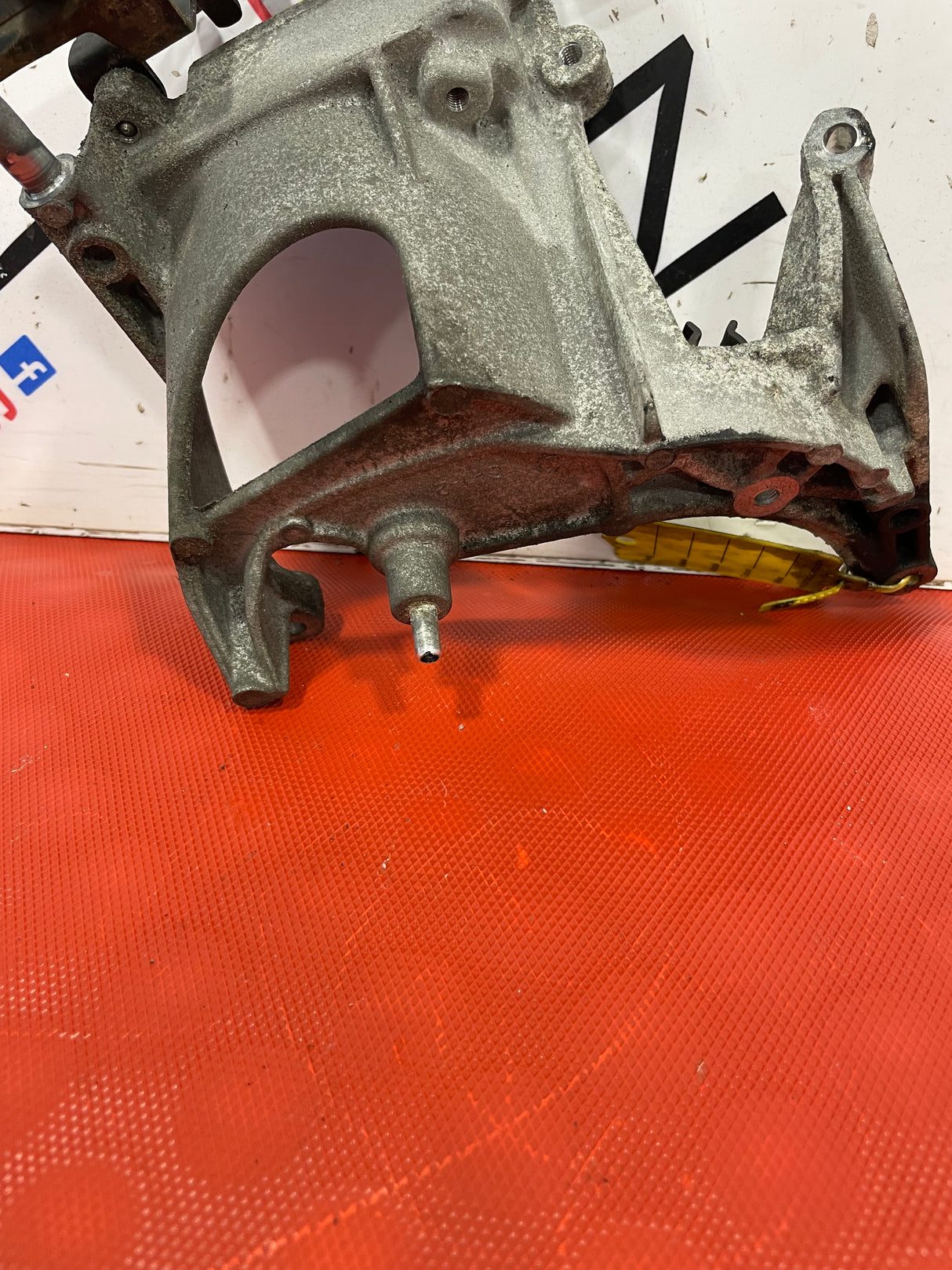 Peugeot Partner,208,308,3008,508/Citroen Berlingo,C4 FUEL PUMP BRACKET 1.6 2014 P/N 9672309580