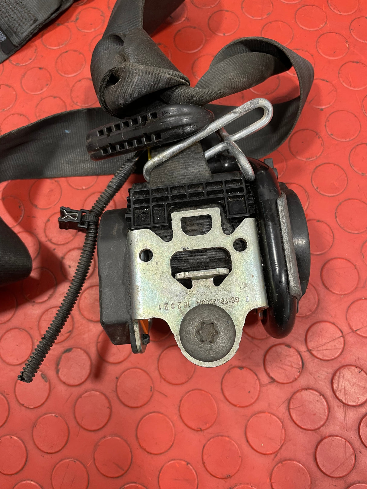 Ford Transit Connect FRONT SEAT BELT (fits both sides) 2014-2018 P/N DT11K61294ACW
