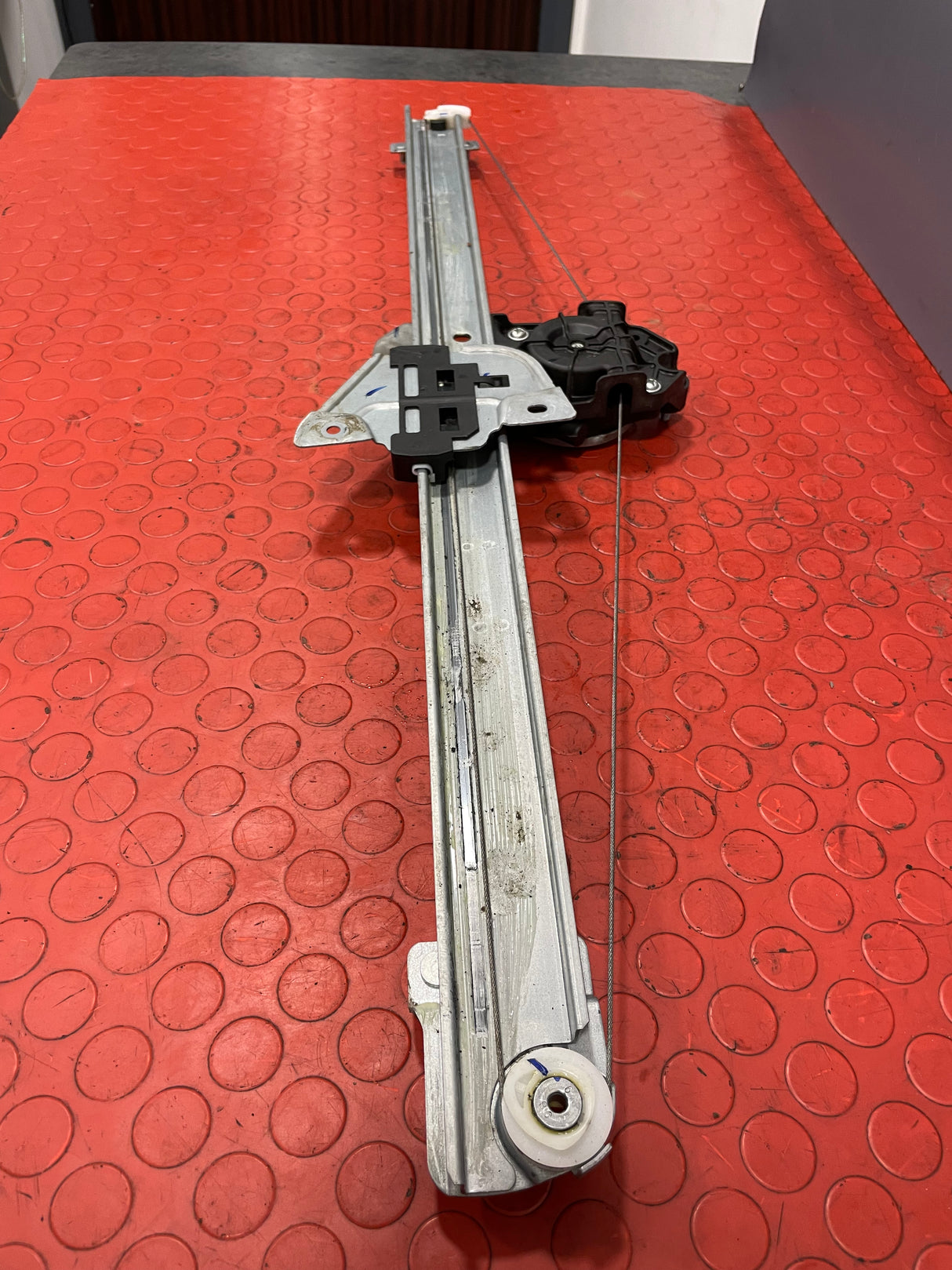 Saic Maxus Deliver 9 POWER WINDOW REGULATOR & MECHANISM Passenger's Side 2.0 2021-2024 P/N C00076723 / PW578N5