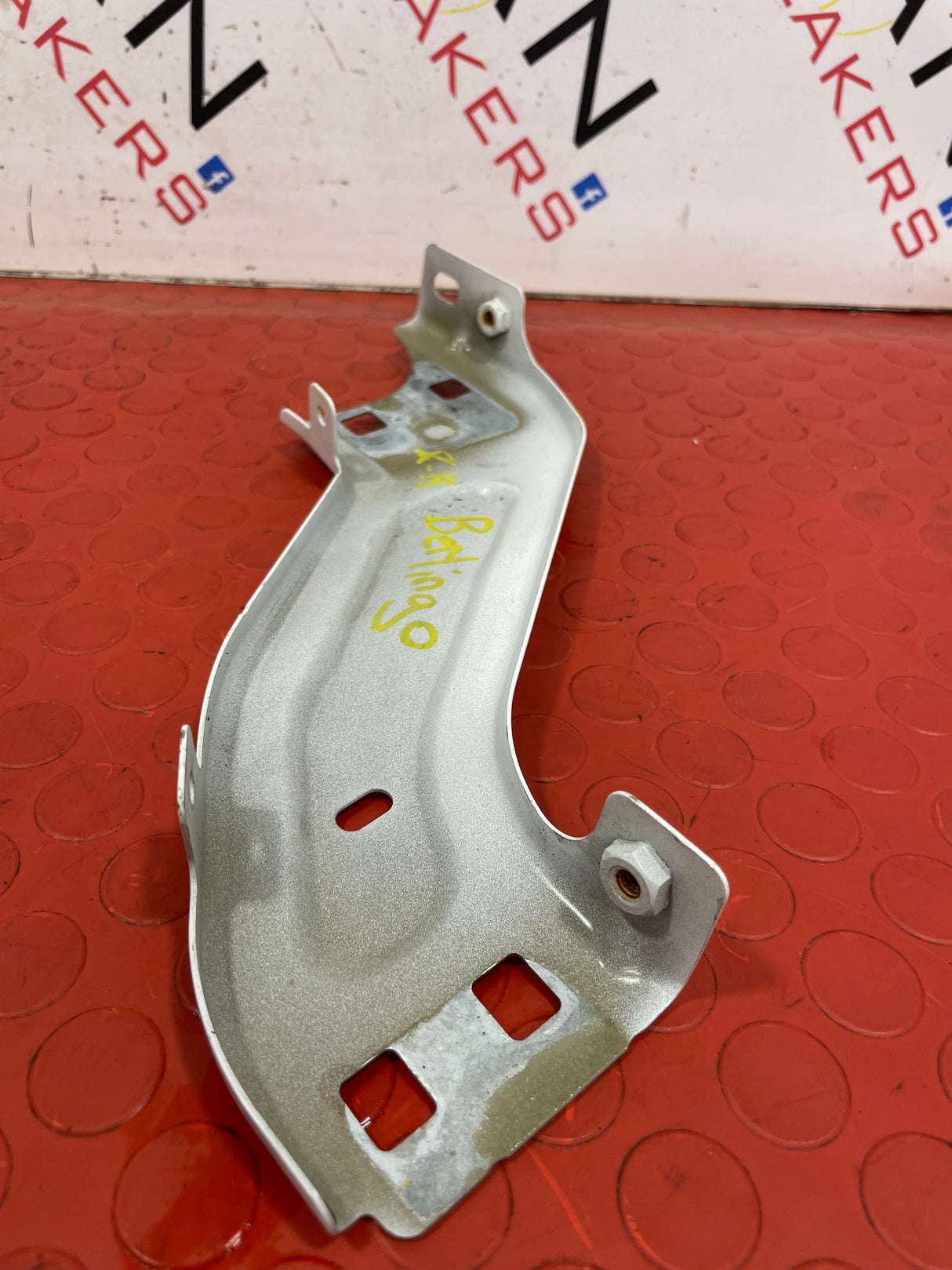 Citroen Berlingo/ Peugeot Partner PASSENGER SIDE UNDER HEADLIGHT BRACKET (WHITE) 2008-2018 P/N 02G