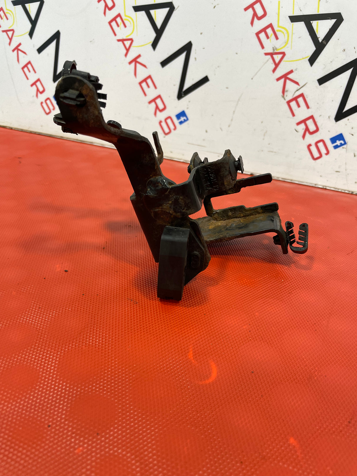 Peugeot Partner/Citroen Berlingo ENGINE WIRING MOUNT P/N 9665162580