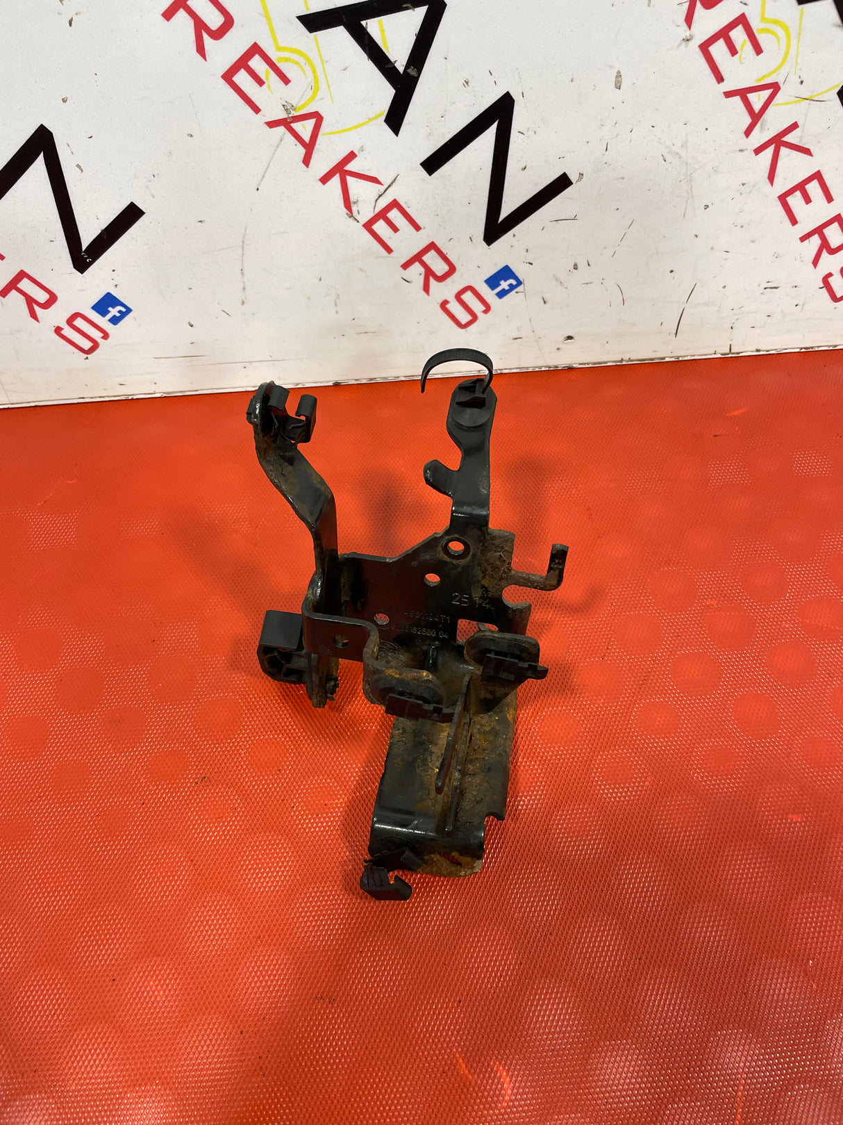 Peugeot Partner/Citroen Berlingo ENGINE WIRING MOUNT P/N 9665162580