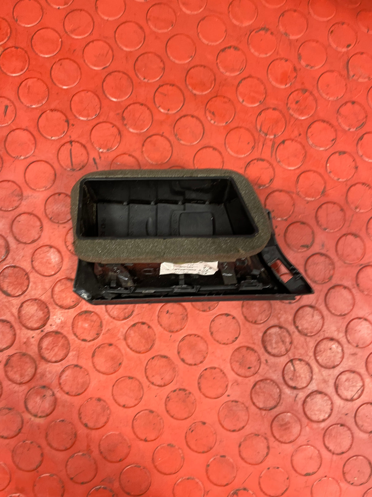 Saic Maxus Deliver 9 DASHBOARD AIR VENTILATION RIGHT SIDE 2.0 2021-2024 P/N C00127786