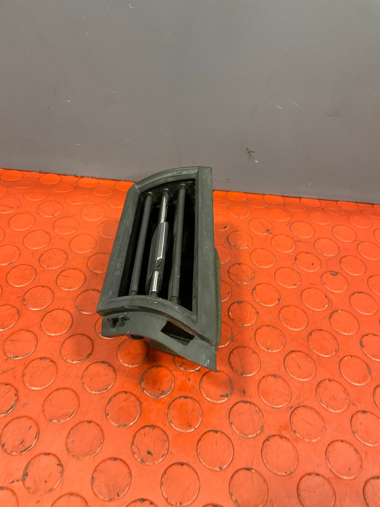 Saic Maxus Deliver 9 DASHBOARD AIR VENTILATION RIGHT SIDE 2.0 2021-2024 P/N C00127786