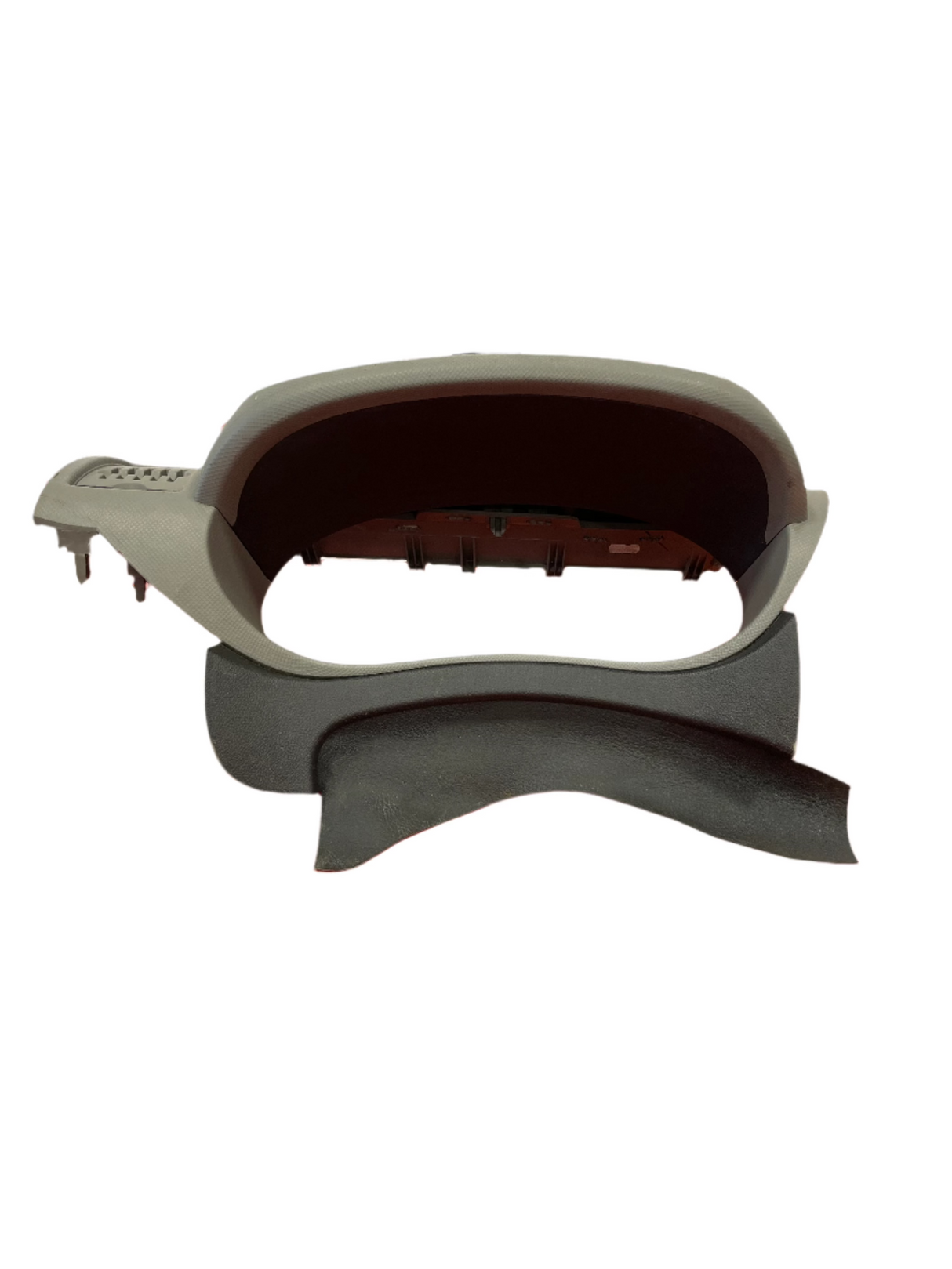 Renault SPEEDOMETER SURROUND TRIM P/N 682400018R