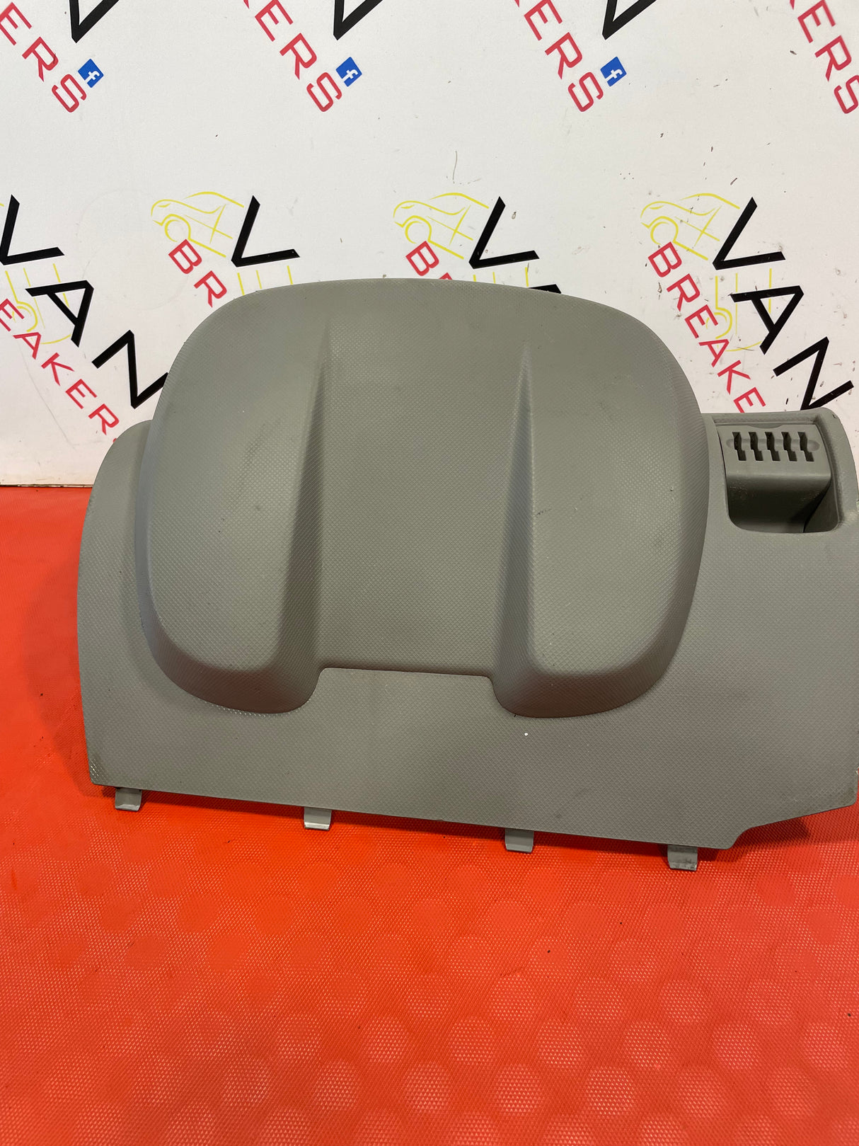 Renault SPEEDOMETER SURROUND TRIM P/N 682400018R