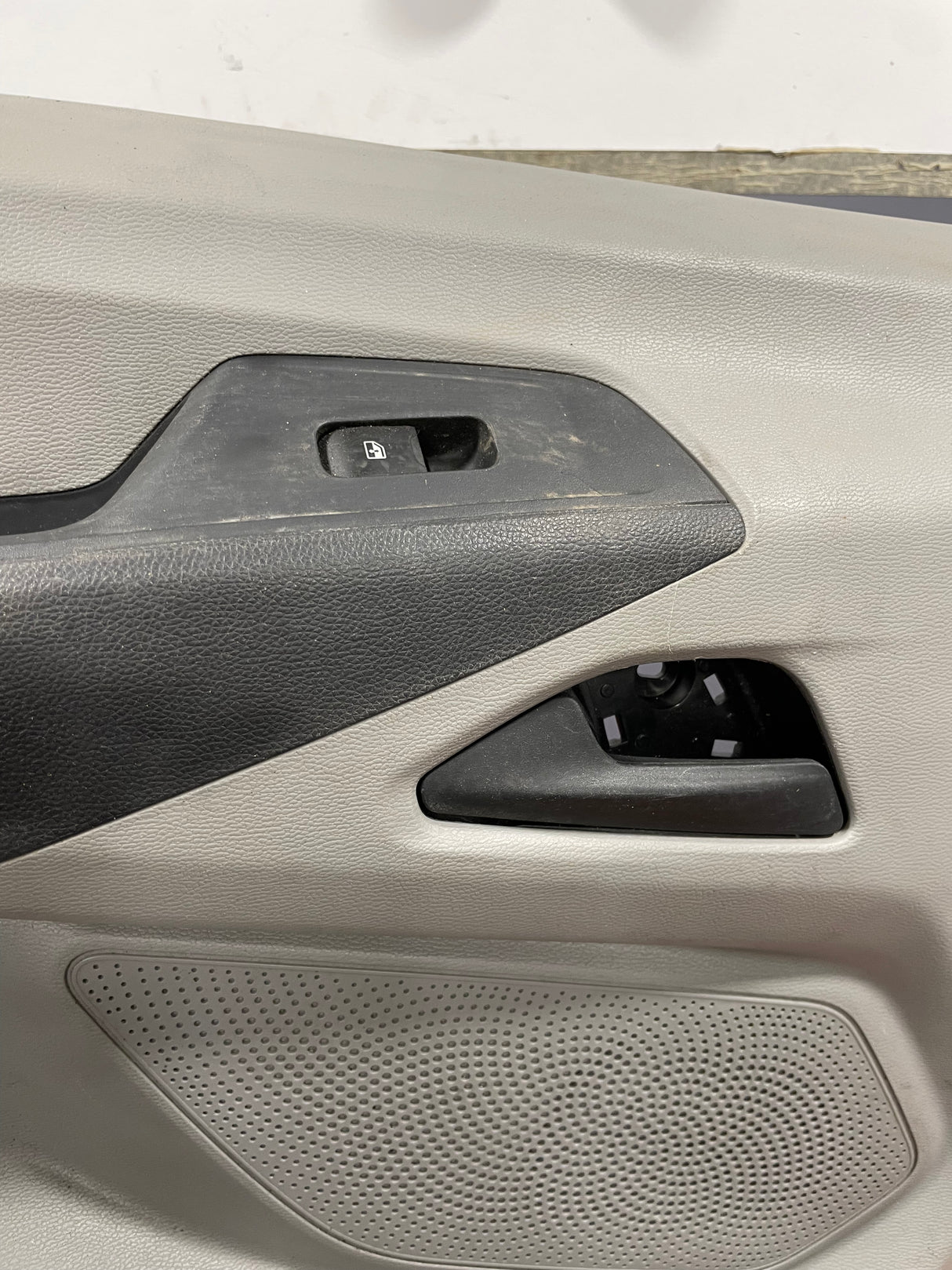 Saic Maxus Deliver 9 DOOR CARD TRIM Front Passenger's Side 2.0 2021-2024 P/N C00078397