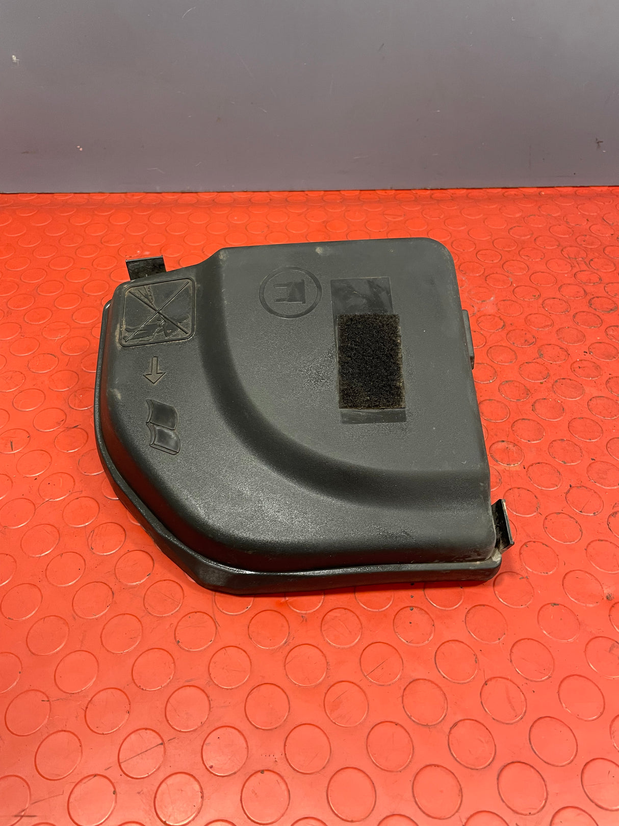 Citroen Berlingo/ Peugeot Partner FUSE BOX COVER 2008-2018 P/N 9658418180