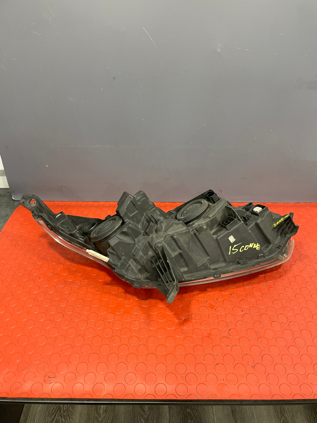 Ford Transit Connect HEAD LIGHT ASSEMBLY Passenger's Side (Broken Lower Mounting Point) 2013-2018 P/N DT1113W030BC