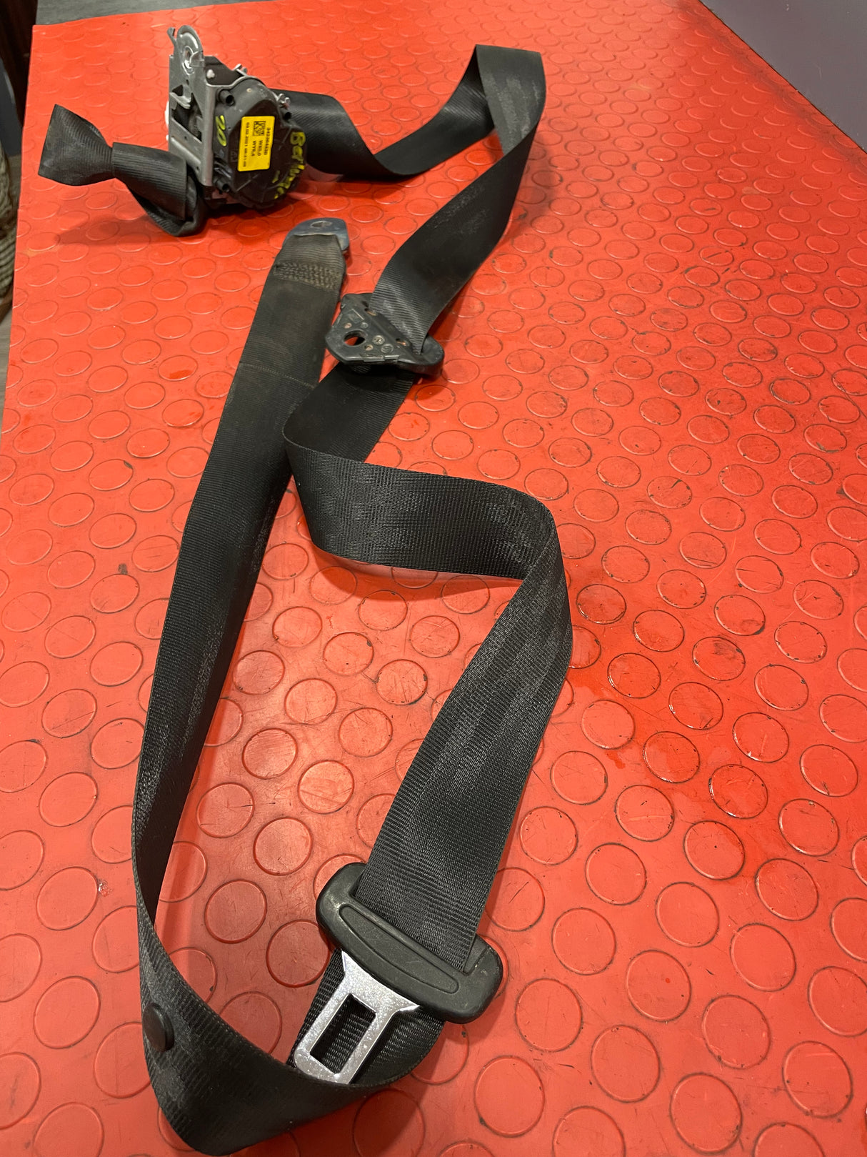 Citroen Berlingo/Peugeot Partner/Vauxhall Combo/Toyota Proace City FRONT MIDDLE SEAT BELT 2019-2024 P/N 98172324XX