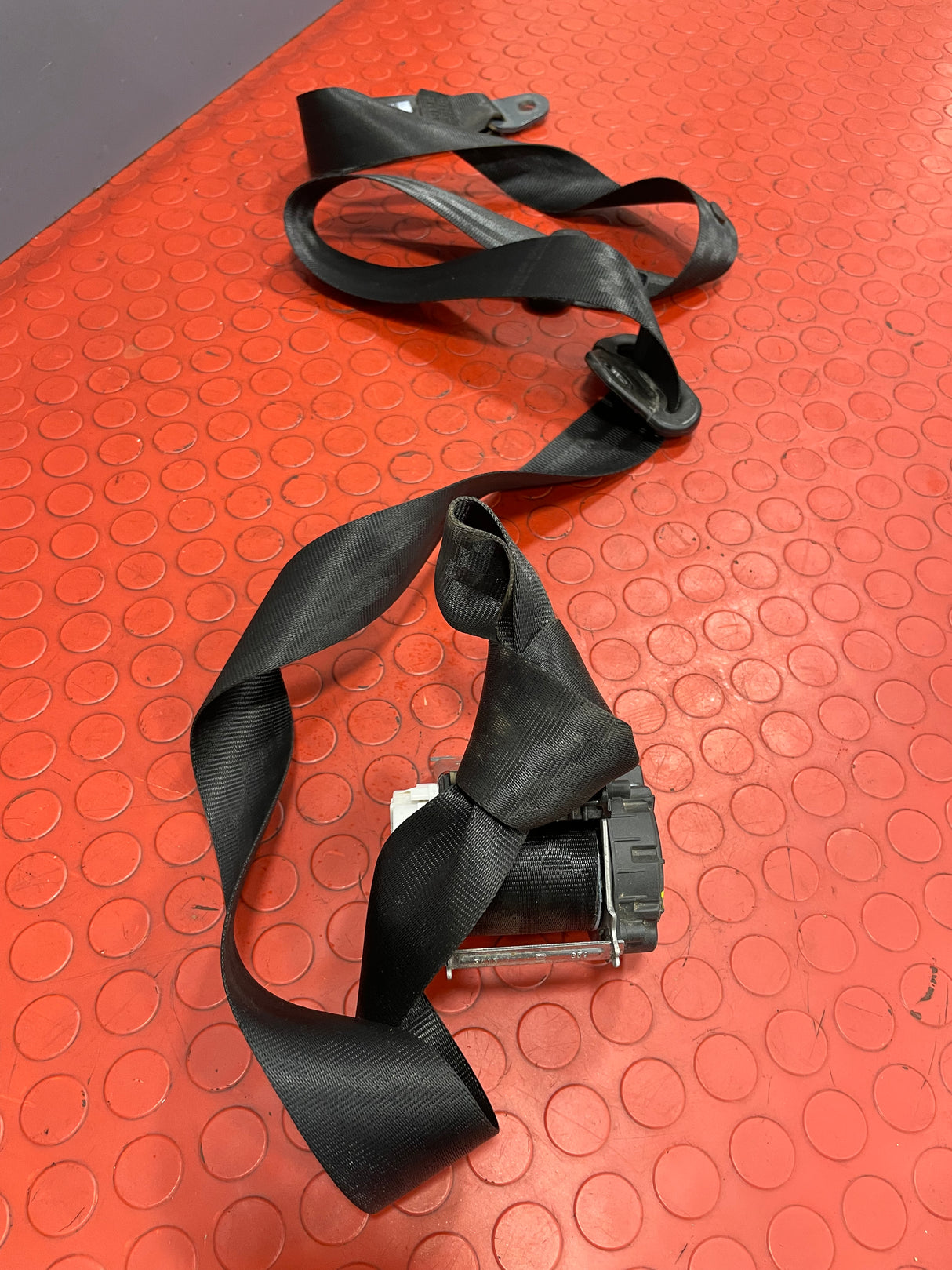 Citroen Berlingo/Peugeot Partner/Vauxhall Combo/Toyota Proace City FRONT MIDDLE SEAT BELT 2019-2024 P/N 98172324XX
