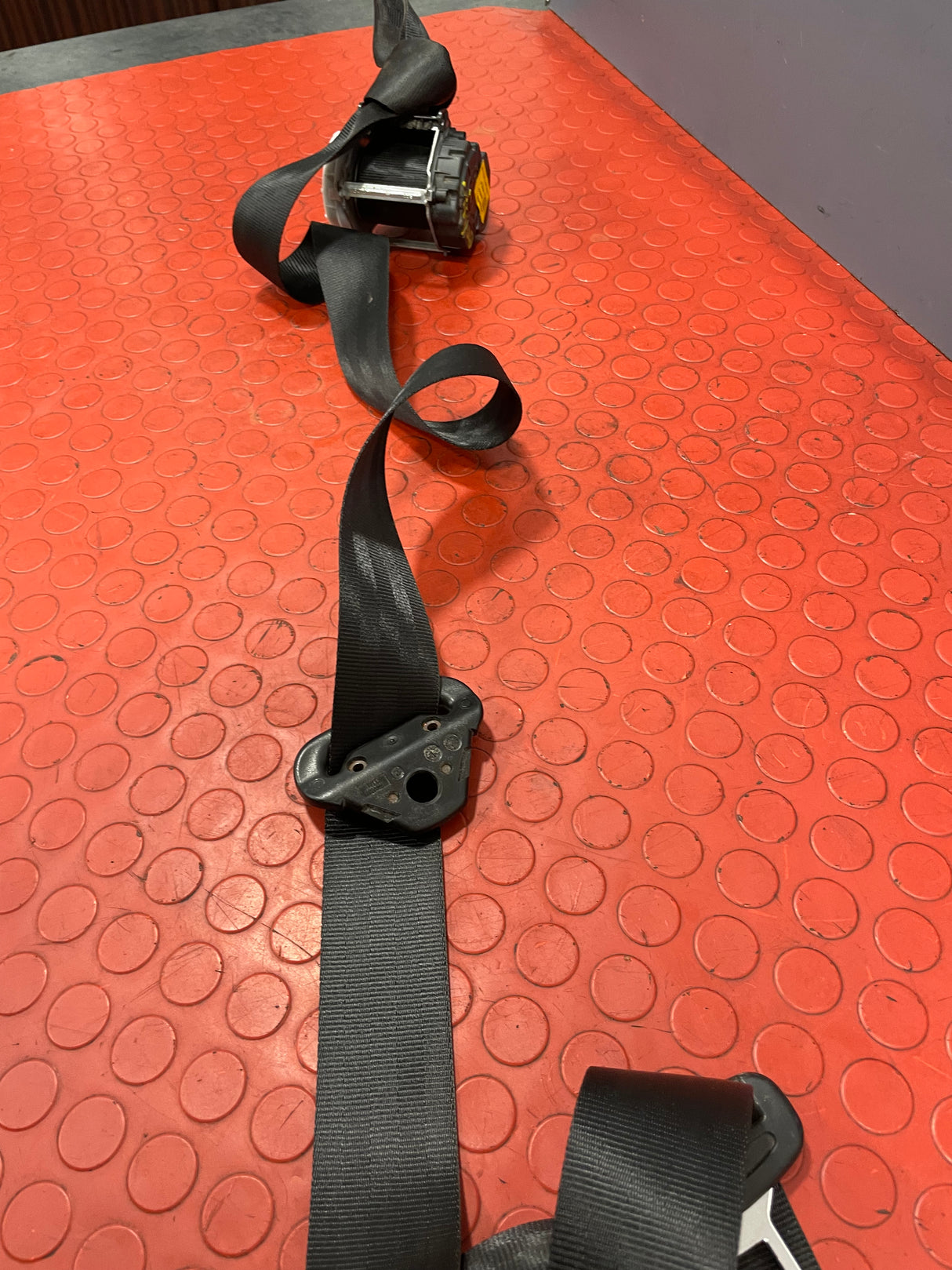 Citroen Berlingo/Peugeot Partner/Vauxhall Combo/Toyota Proace City FRONT MIDDLE SEAT BELT 2019-2024 P/N 98172324XX