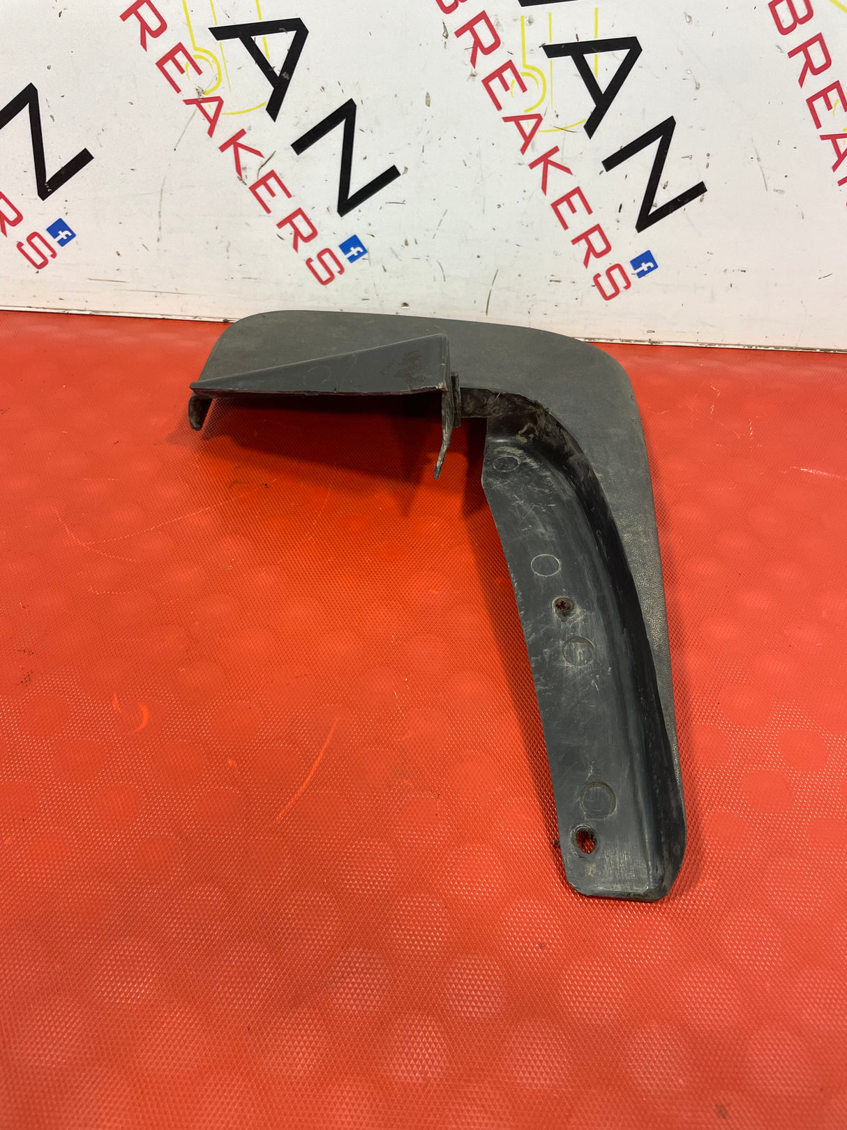 Ford Transit REAR LEFT MUDFLAP/MUDGARD P/N YC15V28345AGW