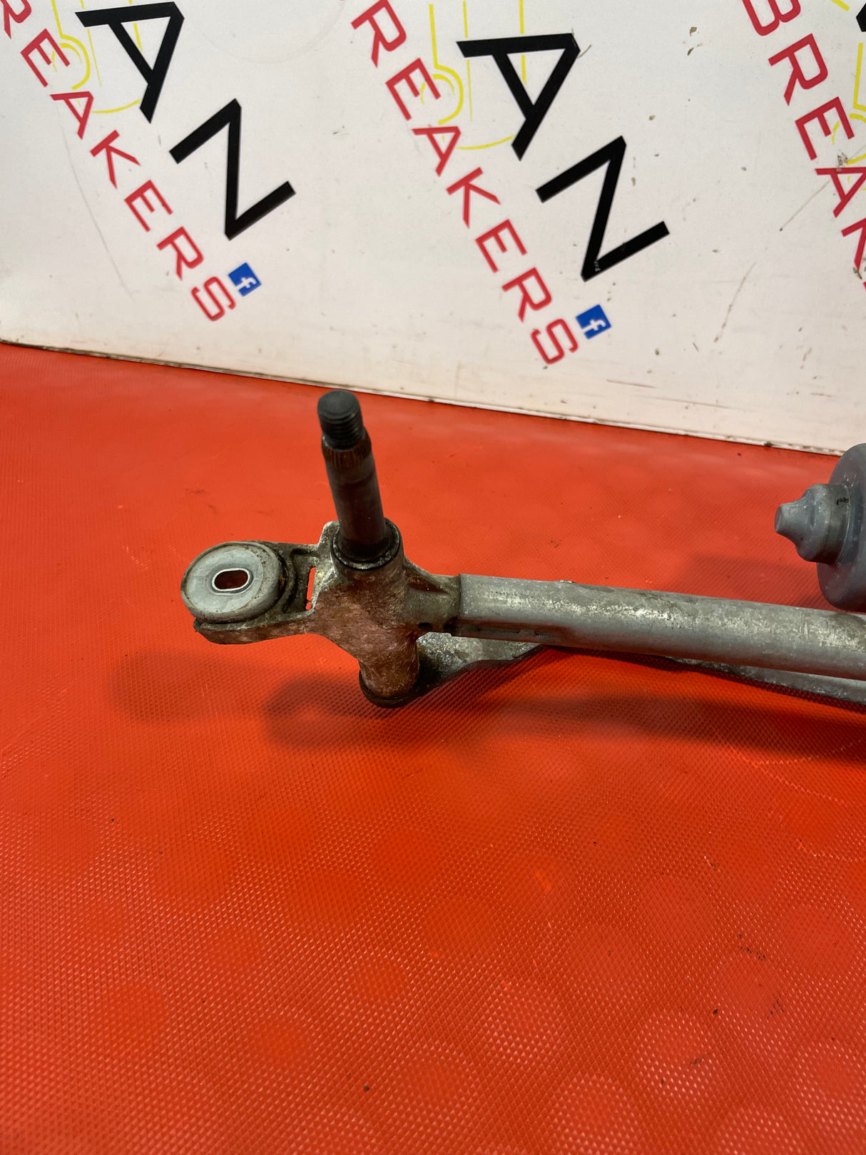 Renault Master FRONT WIPER MOTOR AND LINKAGE 2016 P/N 8200734792