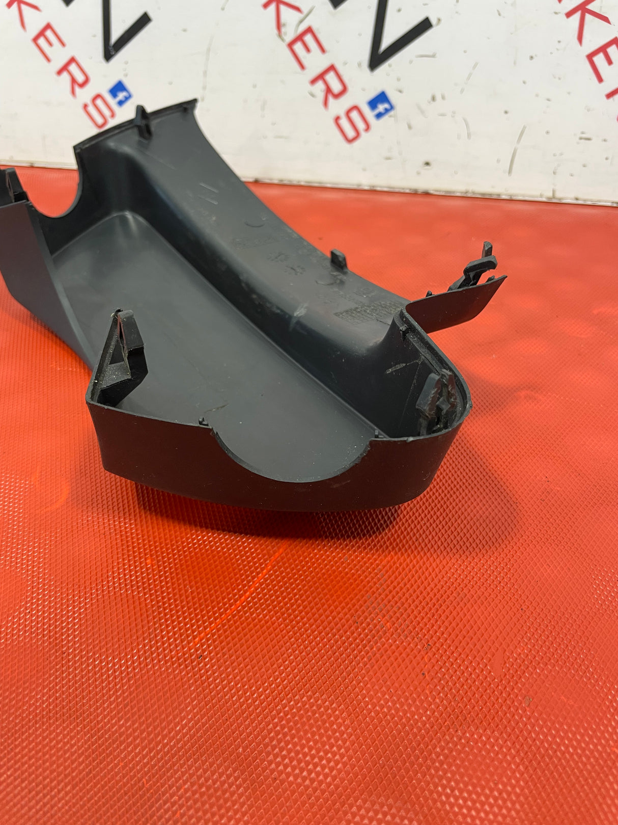 Renault STEERING COLUMN TRIM P/N 484713121R