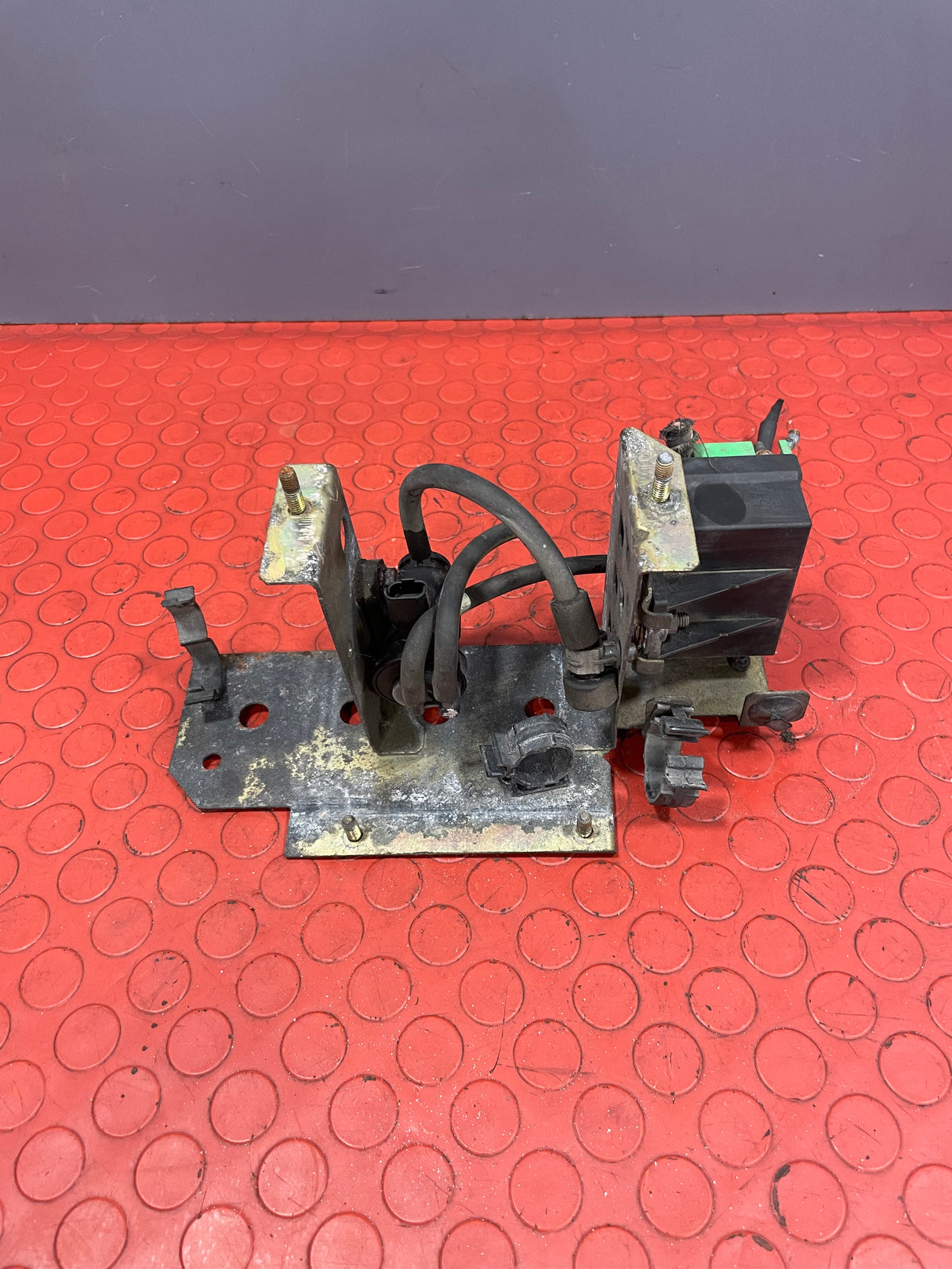 Citroen Relay/Peugeot Boxer/Fiat Ducato SET OF BOSCH VACUUM SOLENOID VALVE & GLOW PLUG RELAY w/ HOUSING 2000-2007 P/N 9628971180 / 9639912580